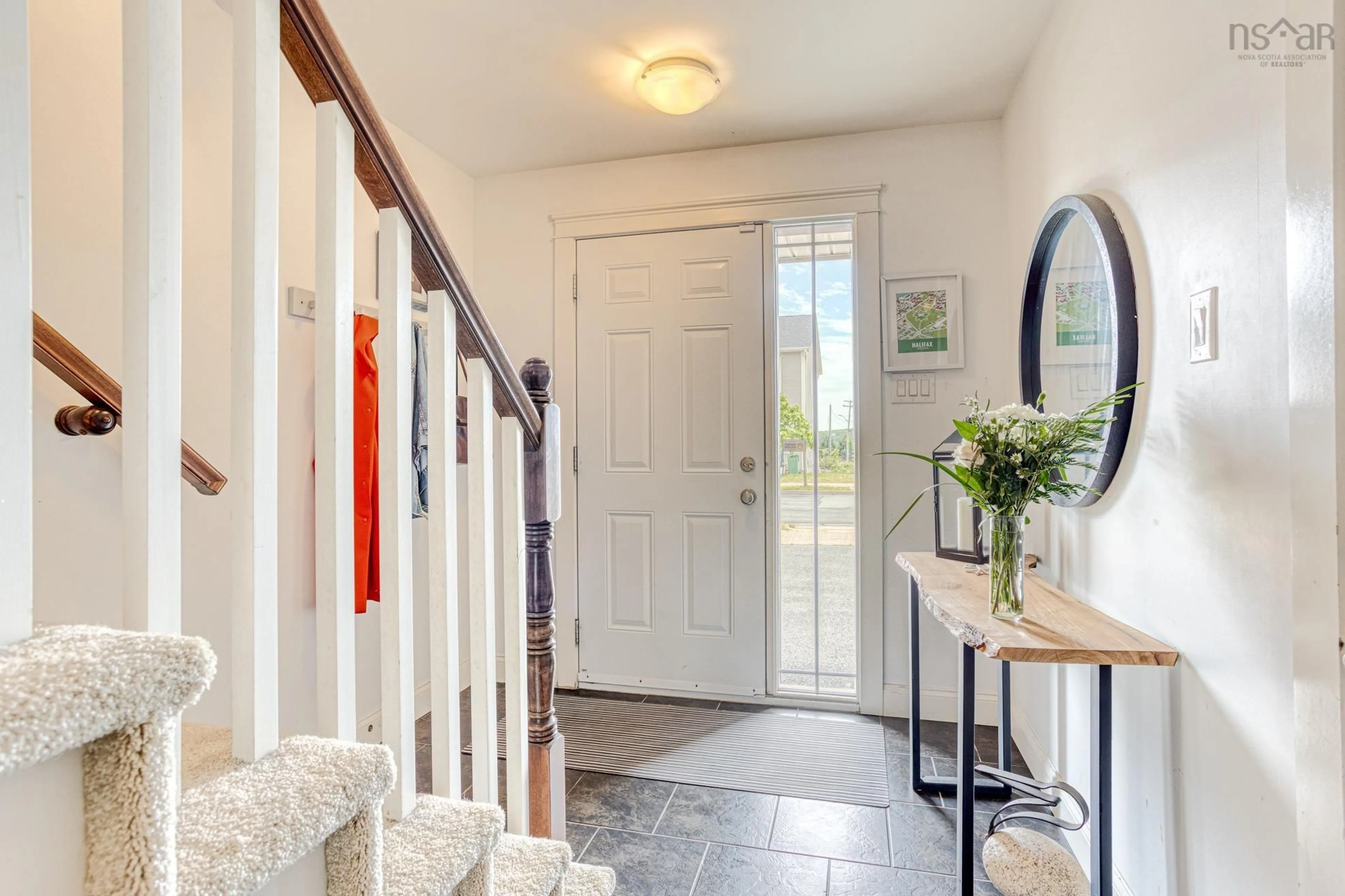 Indoor entryway for 205 Transom Dr, West Bedford Nova Scotia B3M 4T8