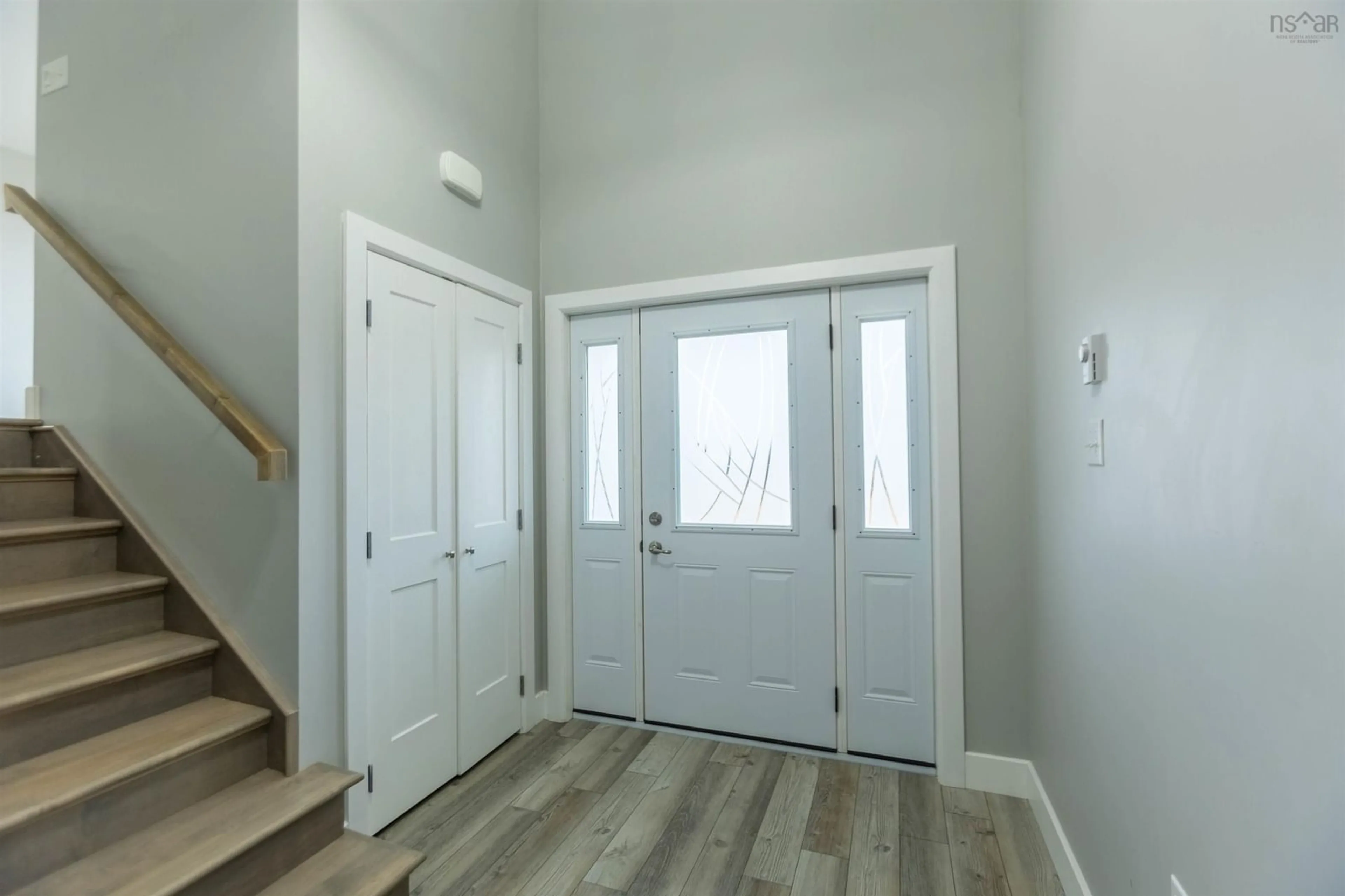 Indoor entryway for 1899 Fort Lawrence Rd, Fort Lawrence Nova Scotia B4H 3Y5
