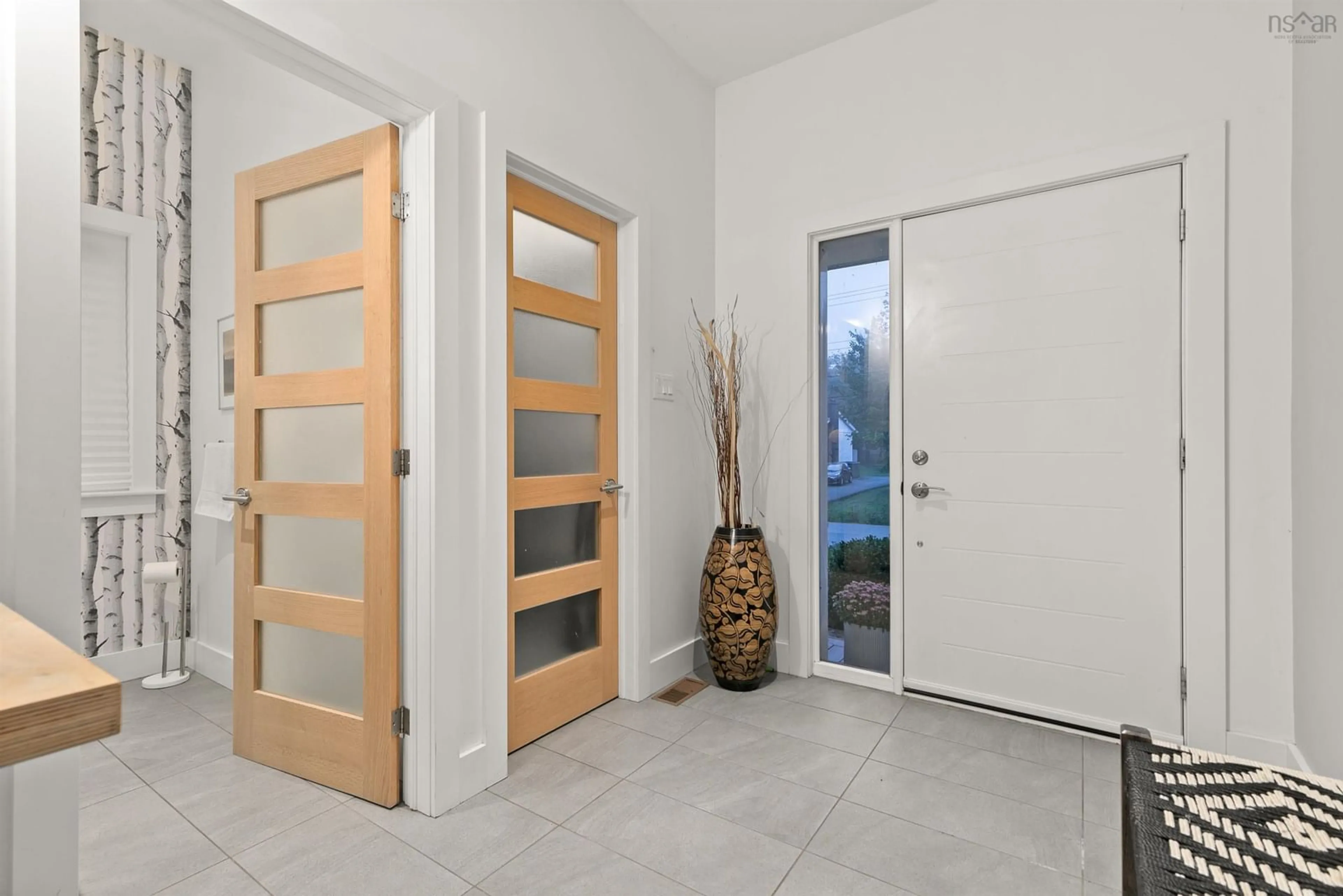 Indoor entryway for 238 Hillsboro Dr, Dartmouth Nova Scotia B2W 0J2