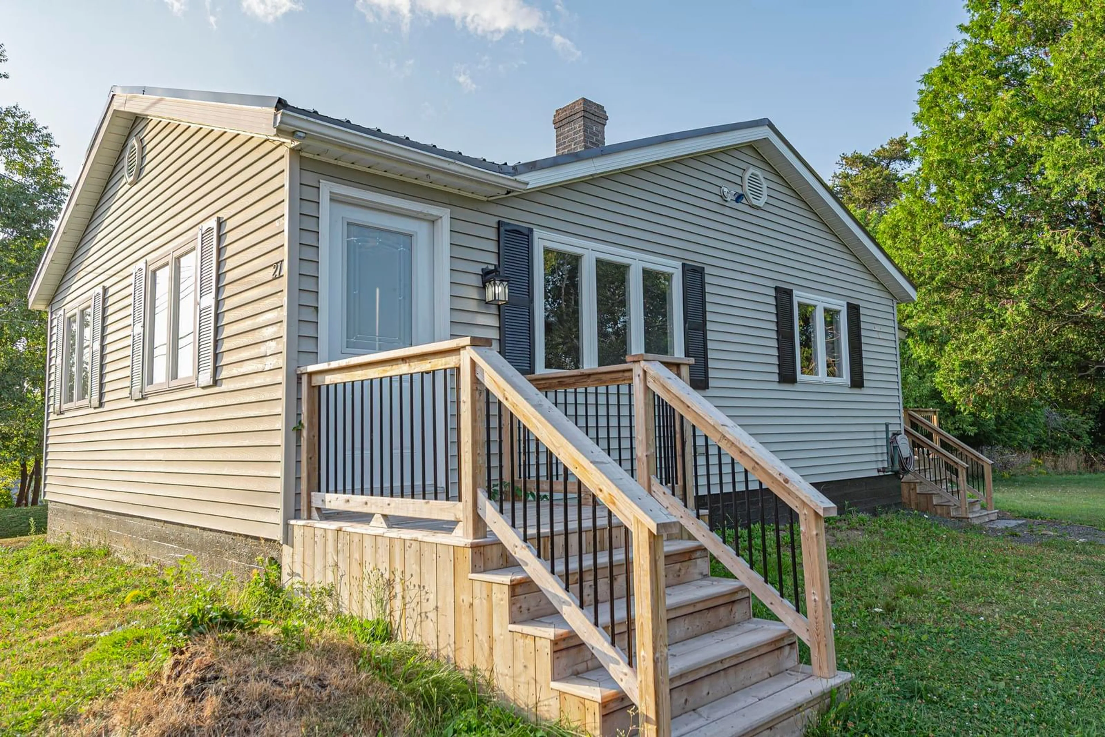 Home with vinyl exterior material, street for 21 Grandview Ave, Trenton Nova Scotia B0K 1X0