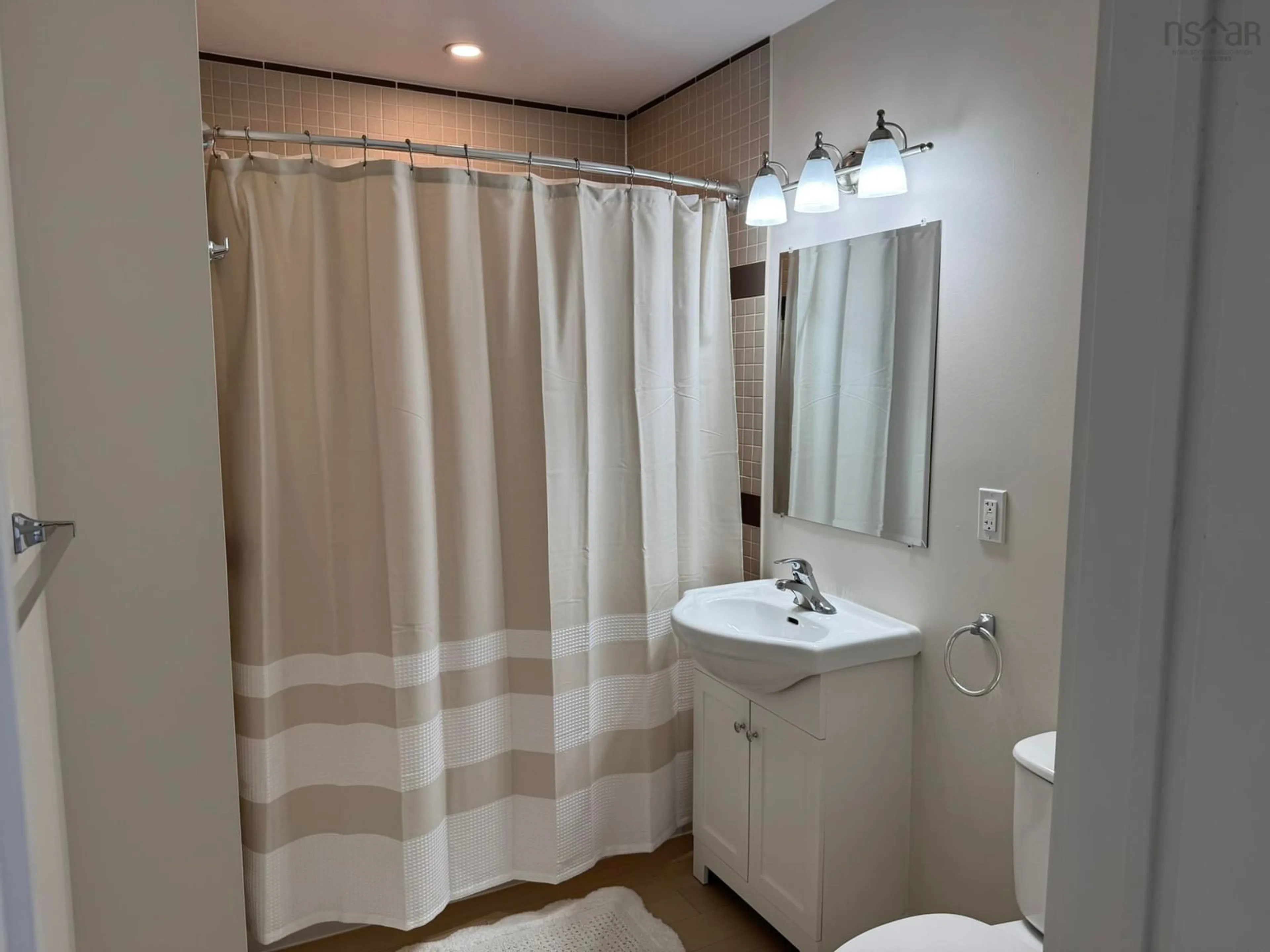 Standard bathroom, unknown for 1480 Highway 103, Sable River Nova Scotia B0T 1V0