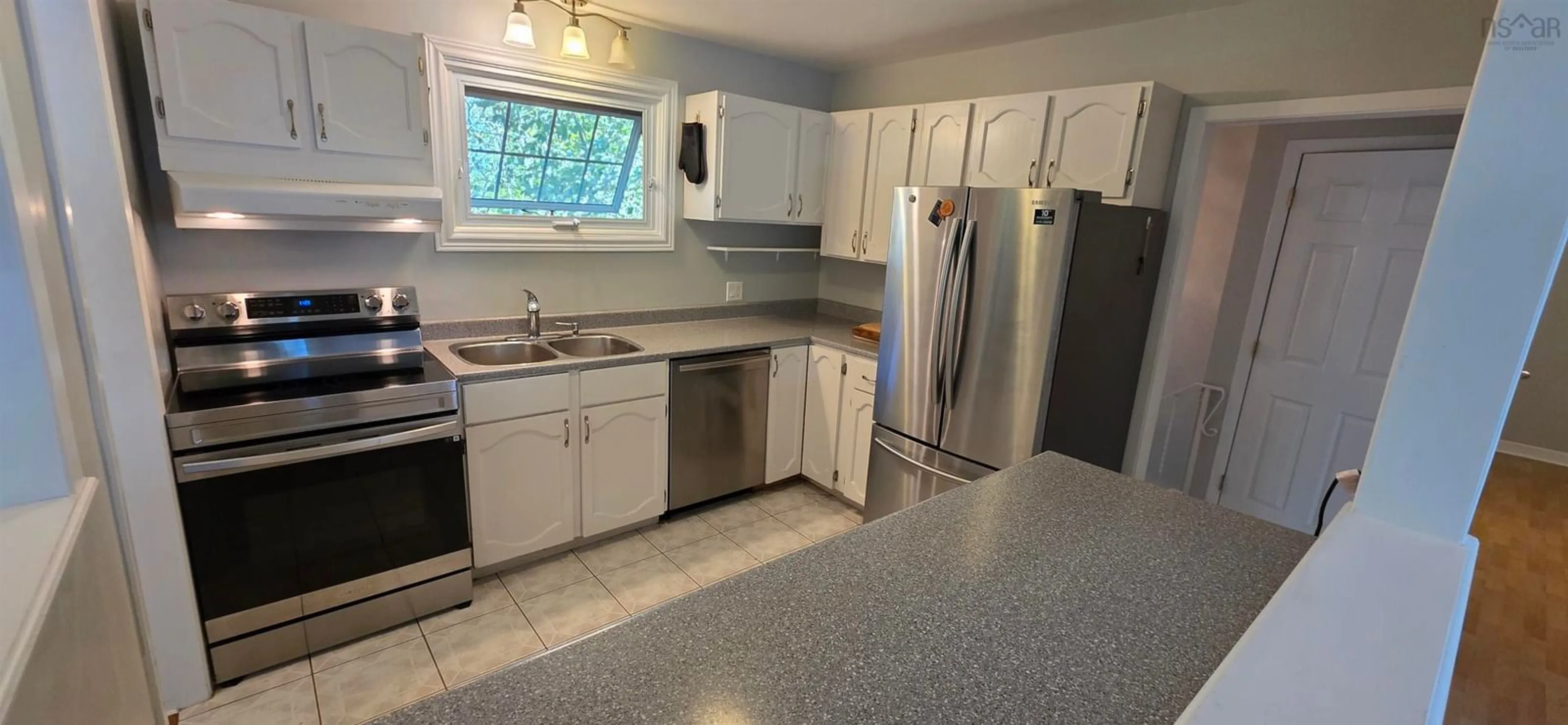 Standard kitchen, ceramic/tile floor for 44 Marlwood Dr, Halifax Nova Scotia B3M 3H2