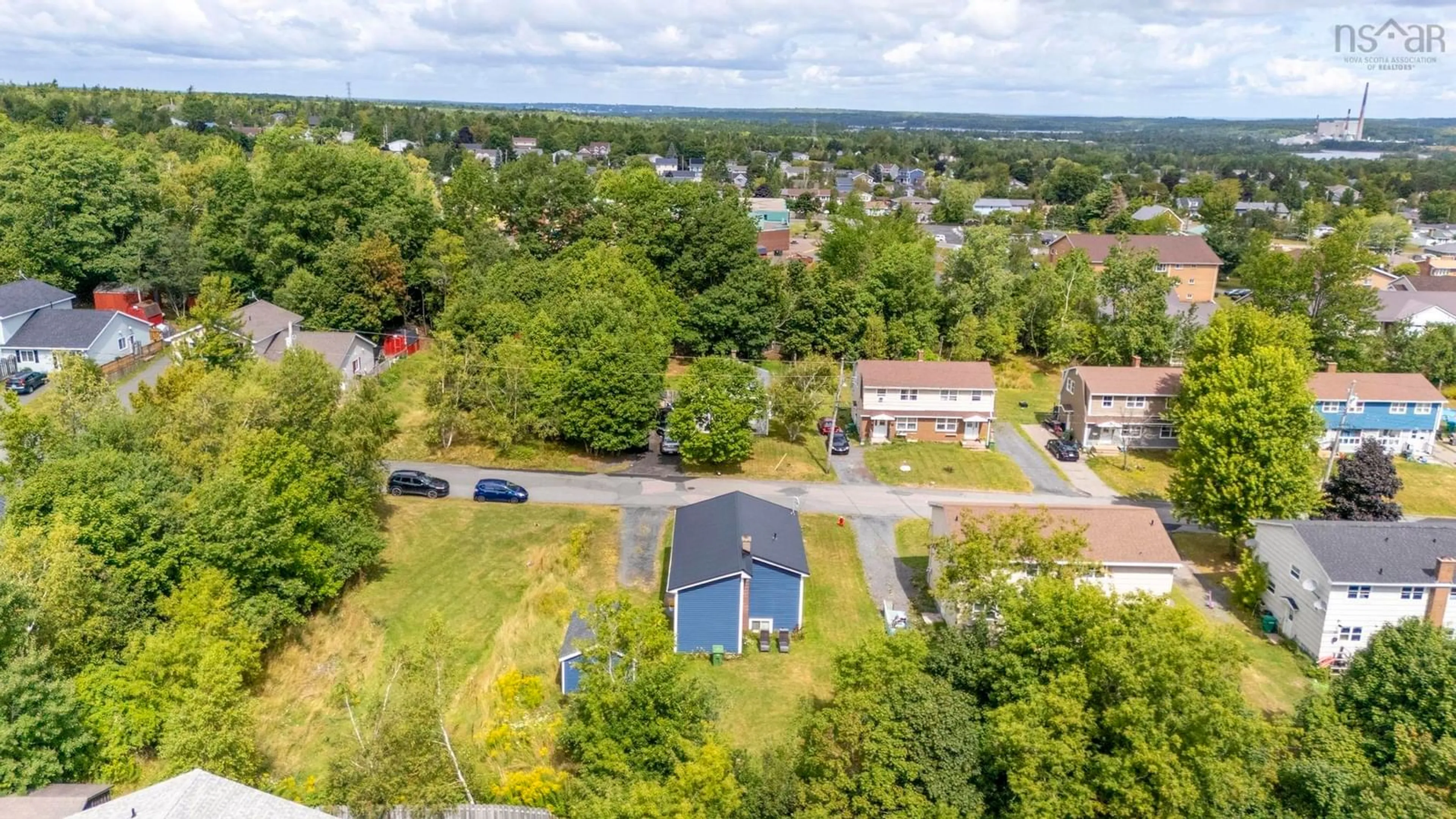 A pic from outside/outdoor area/front of a property/back of a property/a pic from drone, unknown for 498 Birch St, New Glasgow Nova Scotia B2H 1Y1