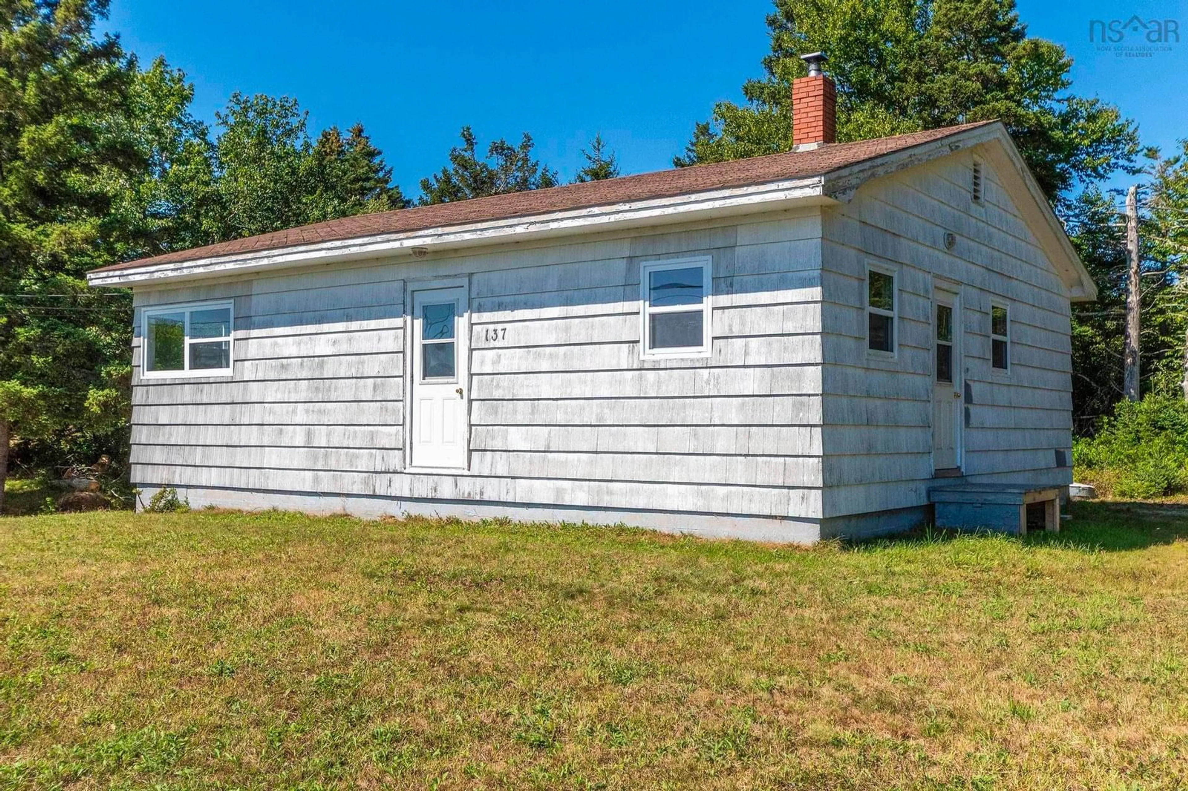 Home with vinyl exterior material, building for 137 Silver Point Rd, Garden Lots Nova Scotia B0J 2C0