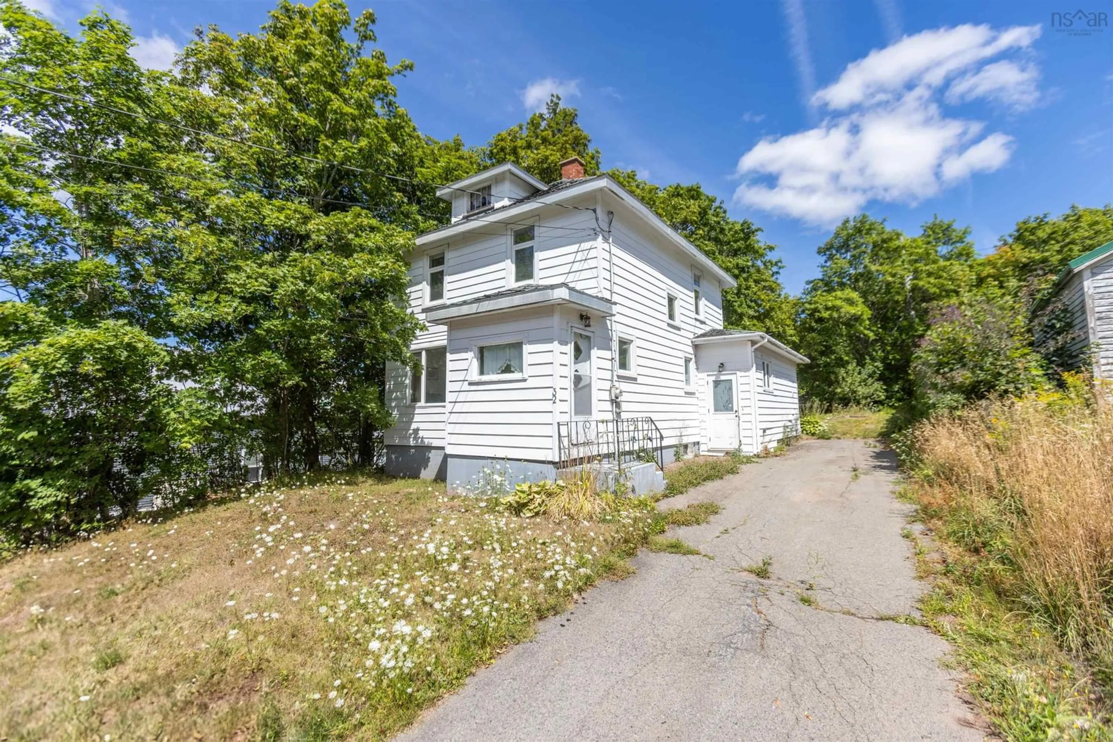 A pic from outside/outdoor area/front of a property/back of a property/a pic from drone, street for 32 Victoria St, Springhill Nova Scotia B0M 1X0