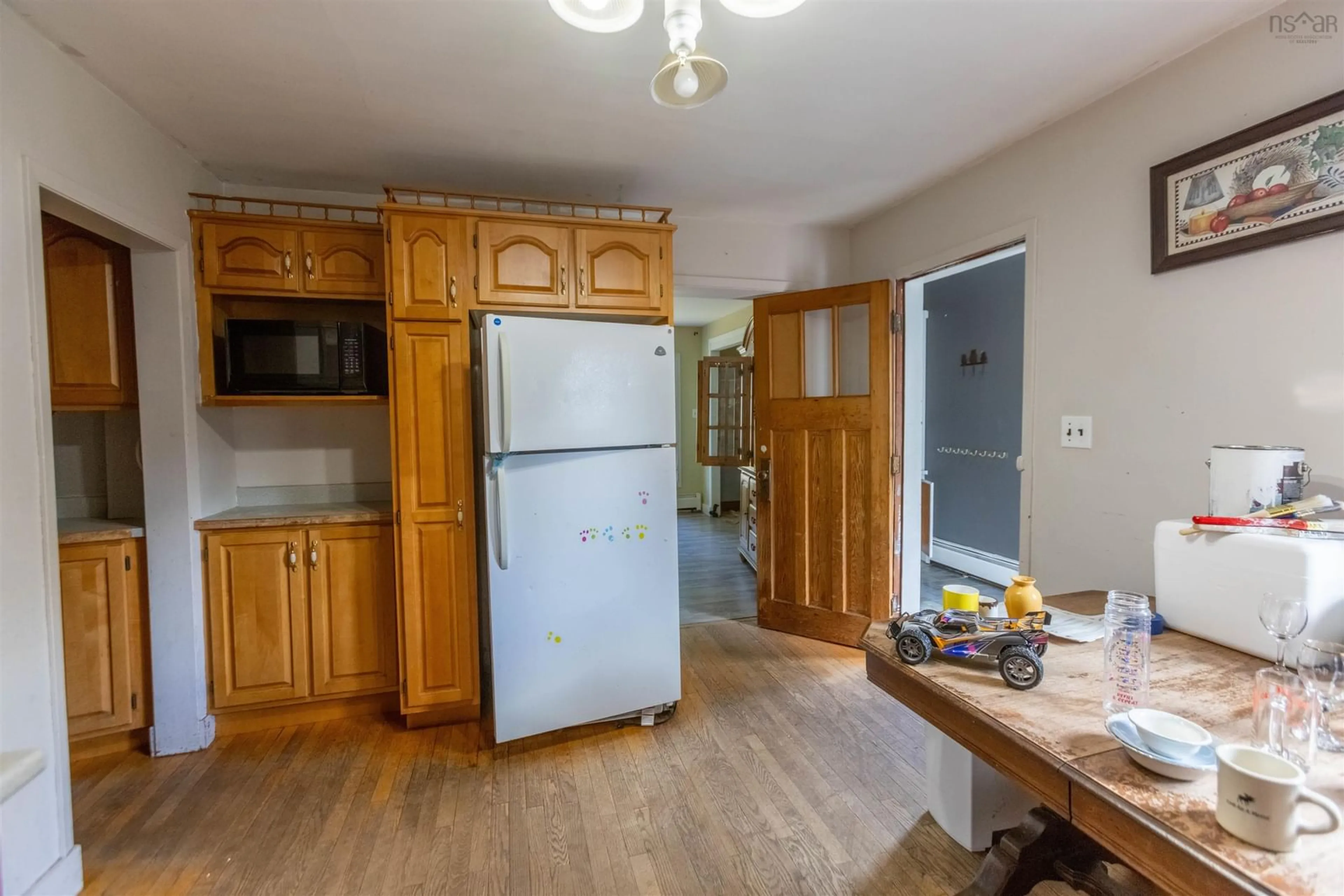Standard kitchen, wood/laminate floor for 32 Victoria St, Springhill Nova Scotia B0M 1X0