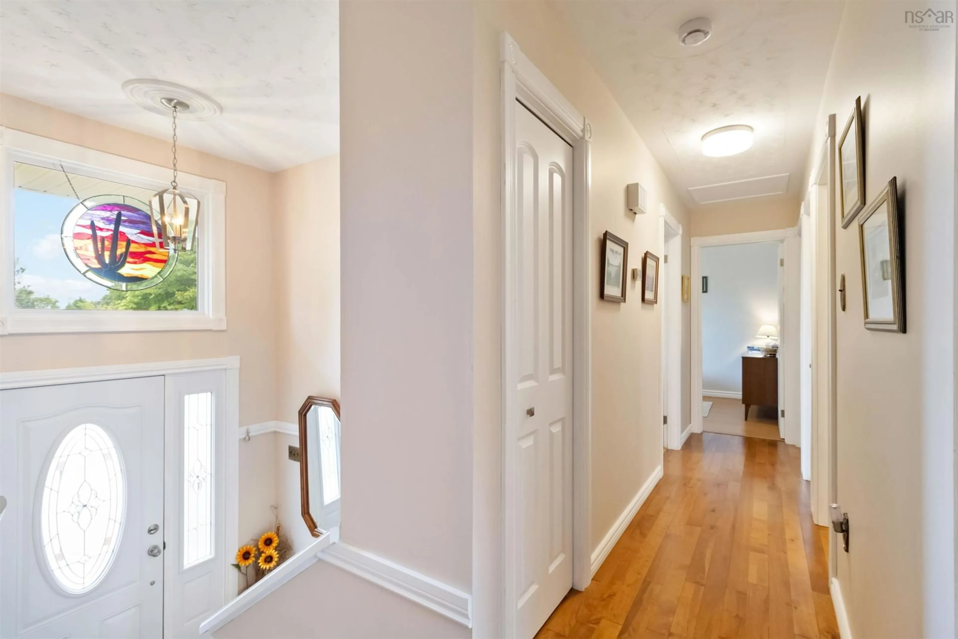 Indoor entryway for 1 Patricia Pl, Lake Echo Nova Scotia B3E 1B1