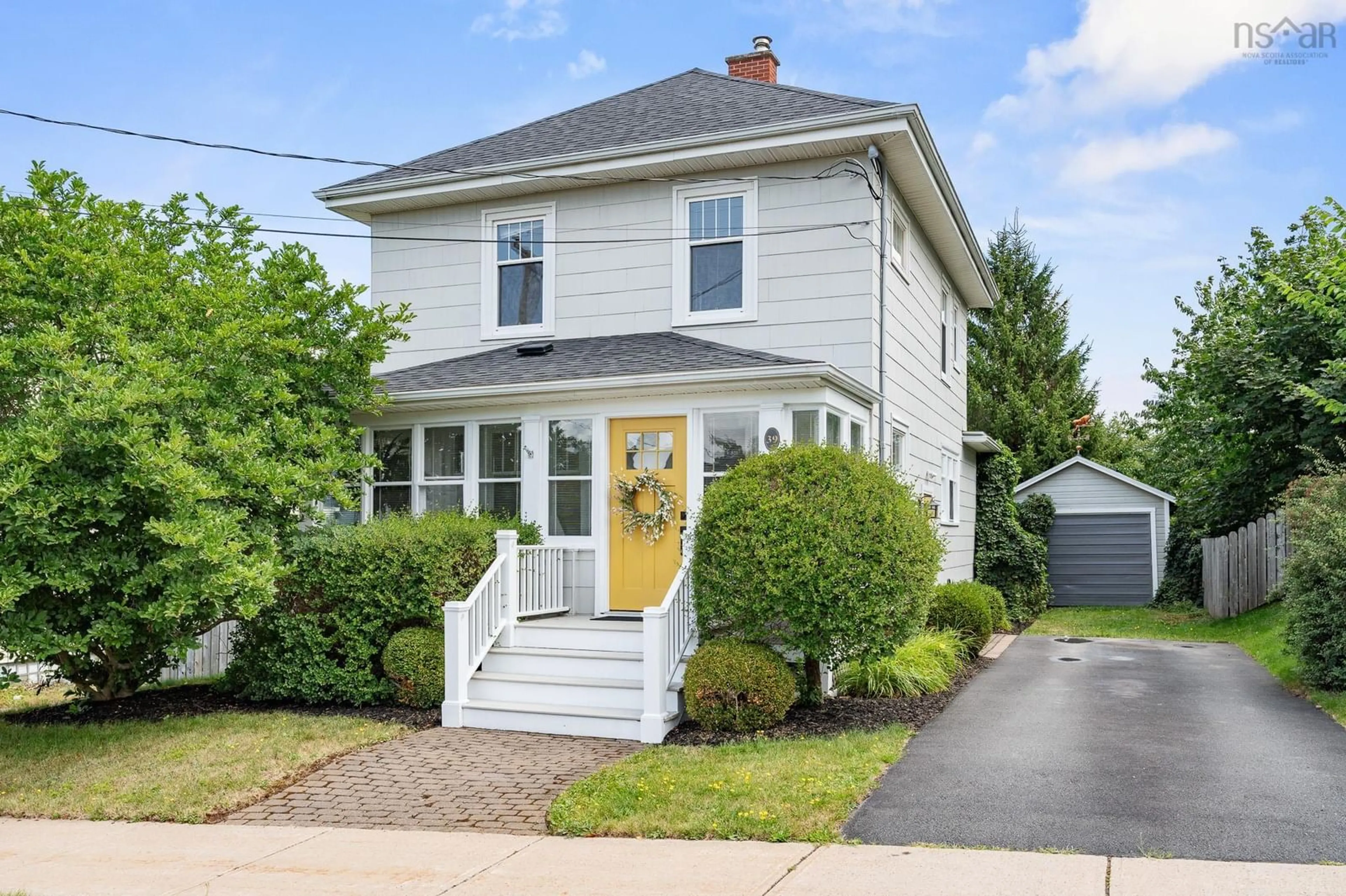 Home with vinyl exterior material, street for 39 Exhibition St, Truro Nova Scotia B2N 4C5