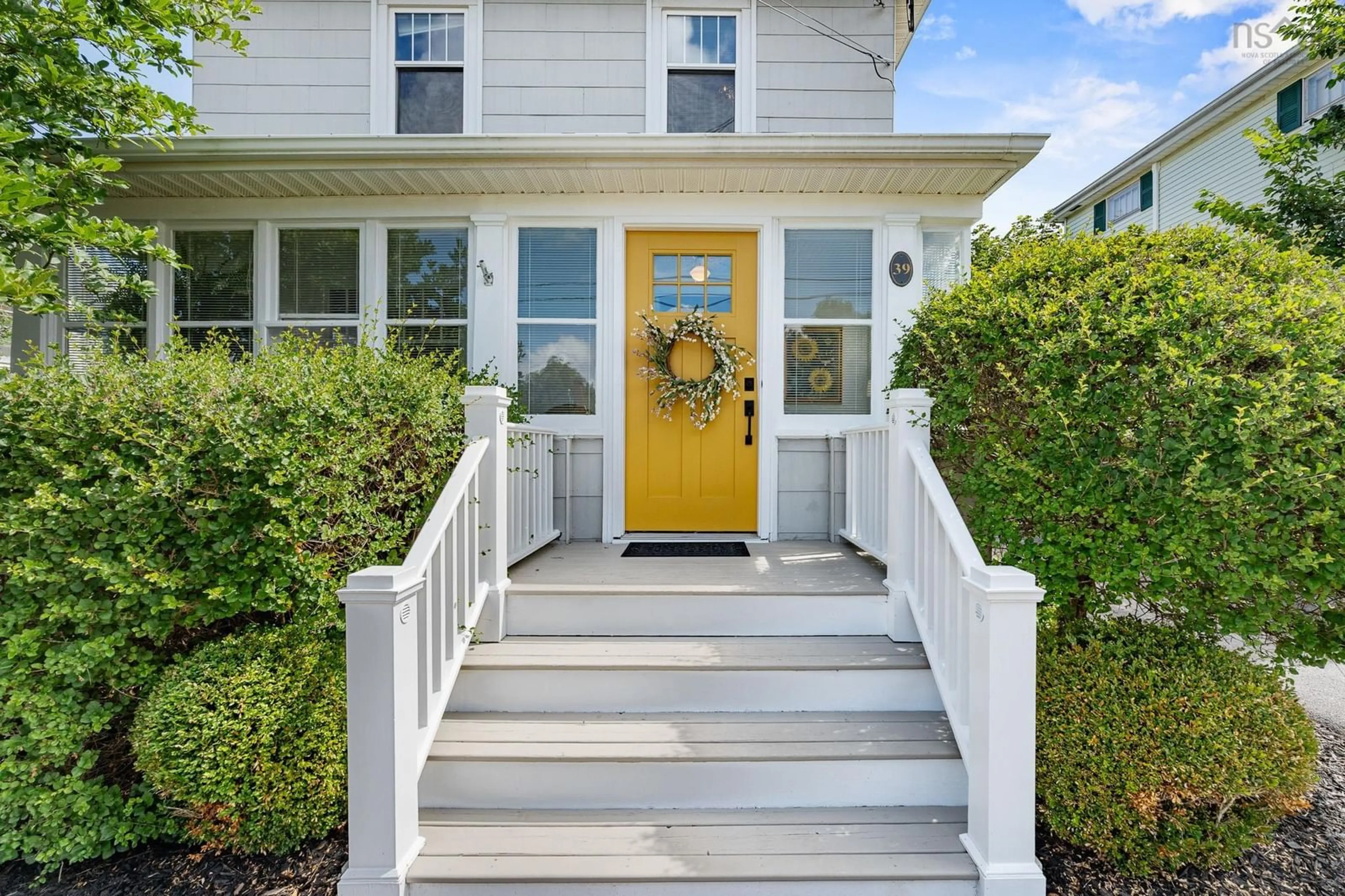 Home with vinyl exterior material, street for 39 Exhibition St, Truro Nova Scotia B2N 4C5