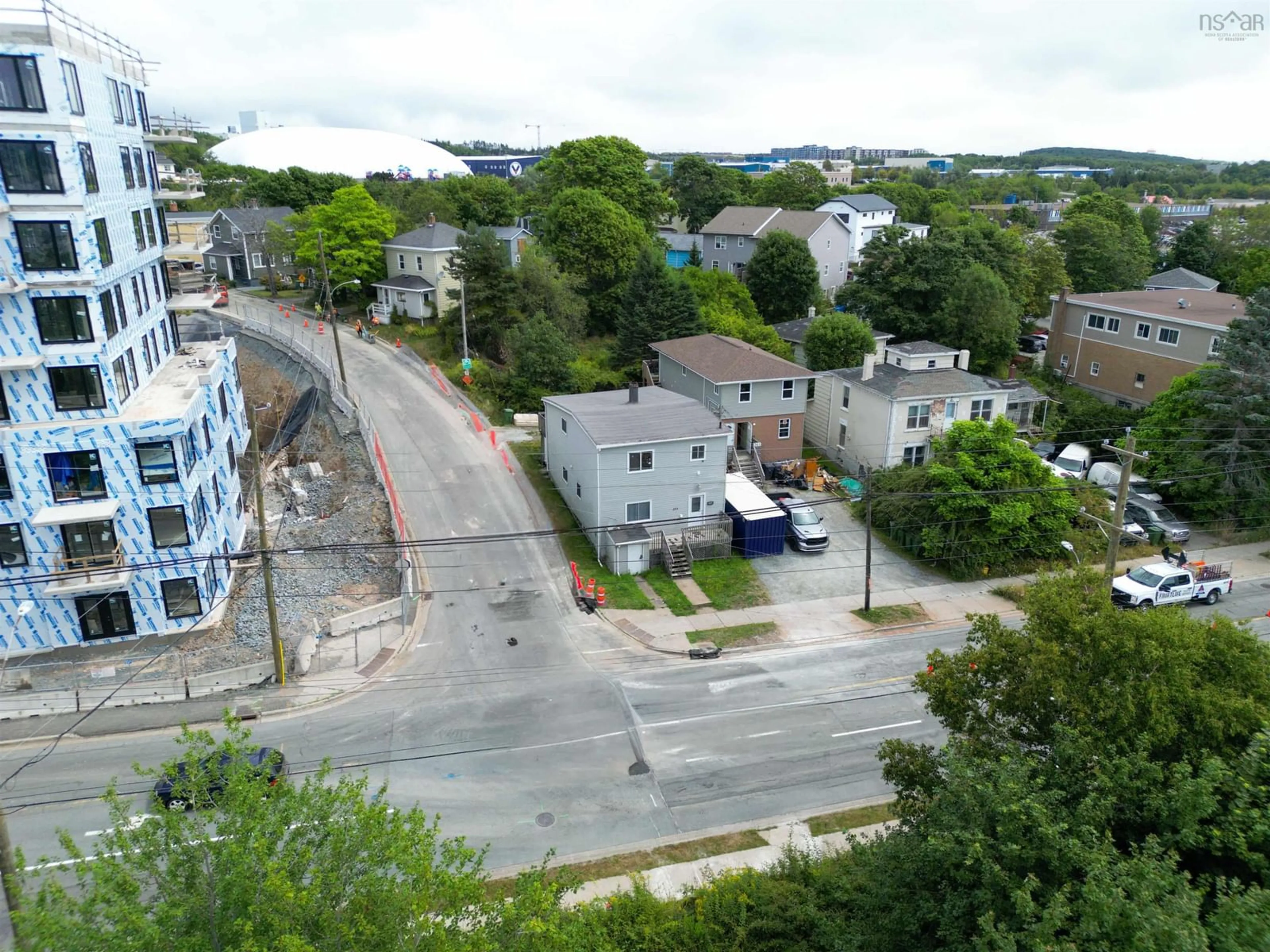 A pic from outside/outdoor area/front of a property/back of a property/a pic from drone, unknown for 251 Pleasant St, Dartmouth Nova Scotia B2Y 3S1