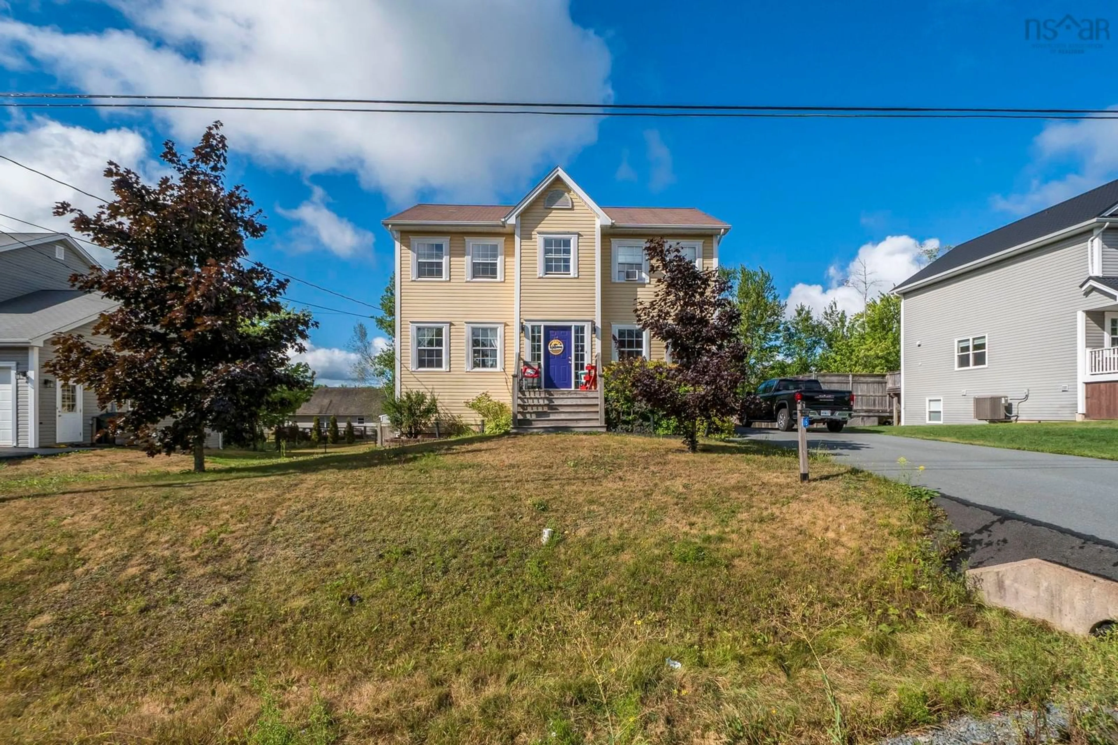 A pic from outside/outdoor area/front of a property/back of a property/a pic from drone, unknown for 16 Lacy Anne Ave, Enfield Nova Scotia B2T 0A4