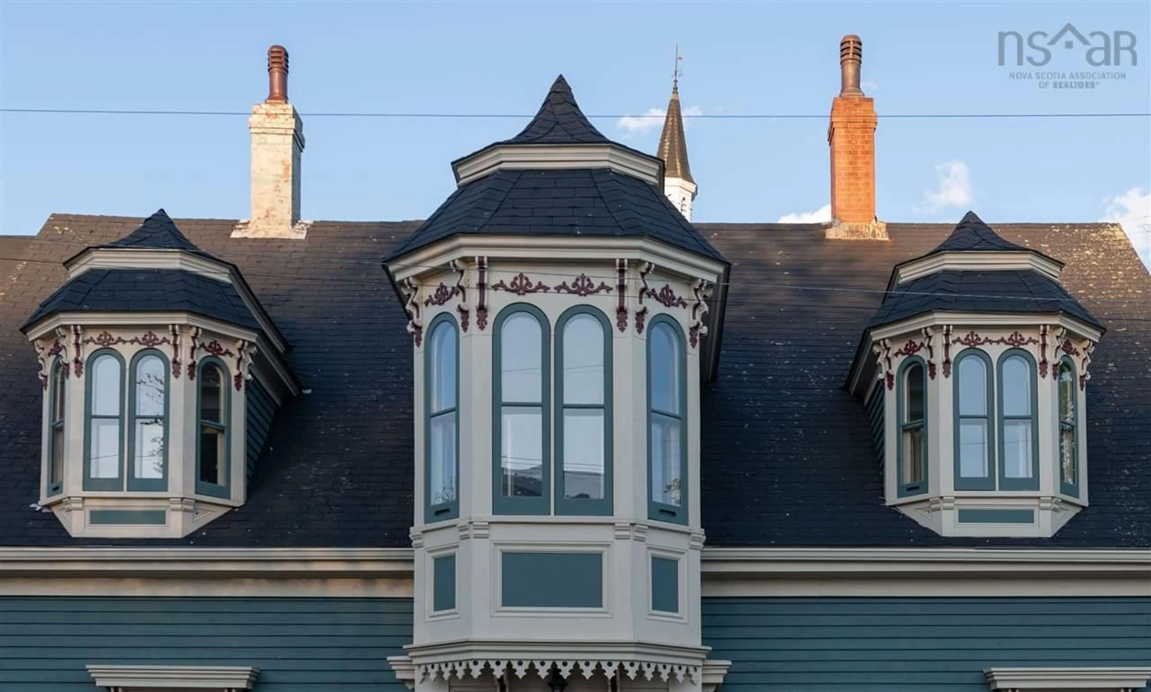 Home with vinyl exterior material, building for 28 King St, Lunenburg Nova Scotia B0J 2C0