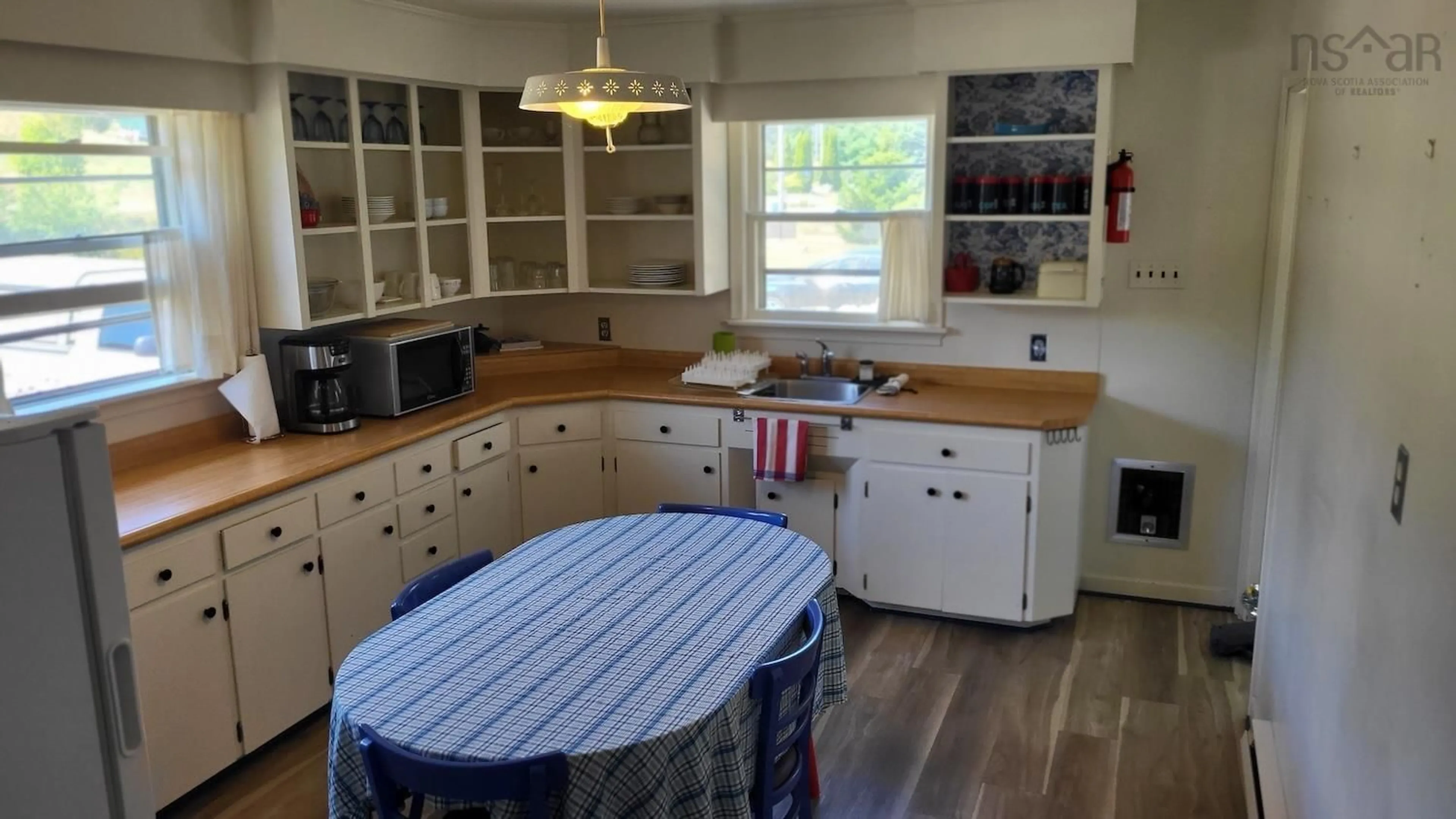 Standard kitchen, unknown for 1915 Highway 331, Pleasantville Nova Scotia B0R 1G0