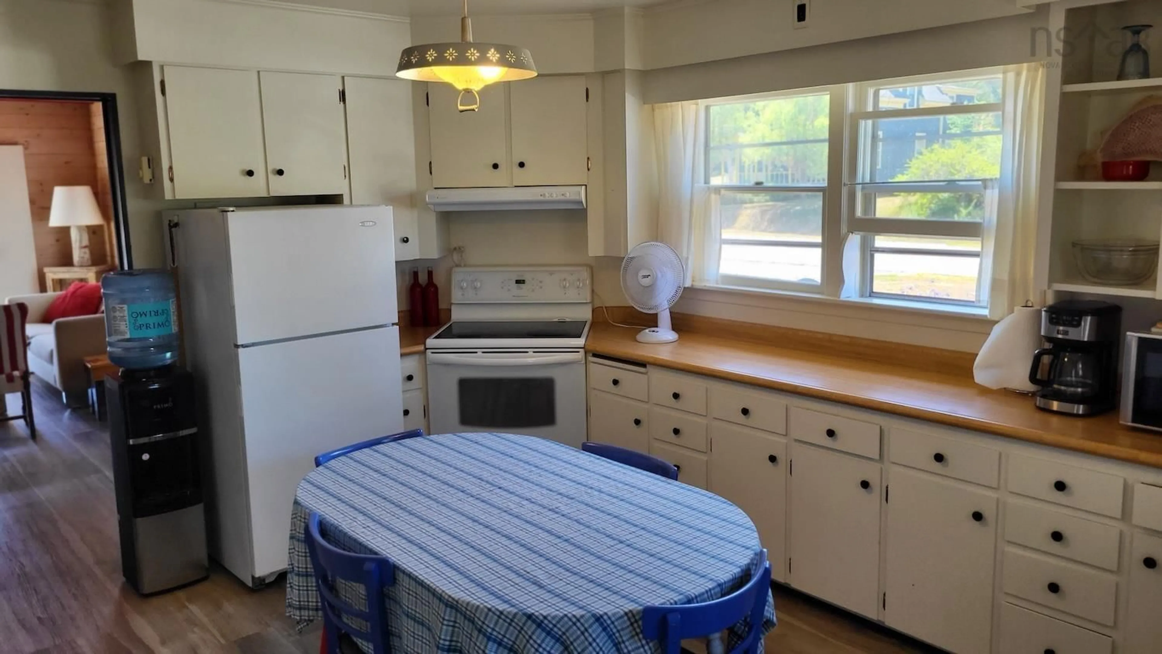 Standard kitchen, unknown for 1915 Highway 331, Pleasantville Nova Scotia B0R 1G0