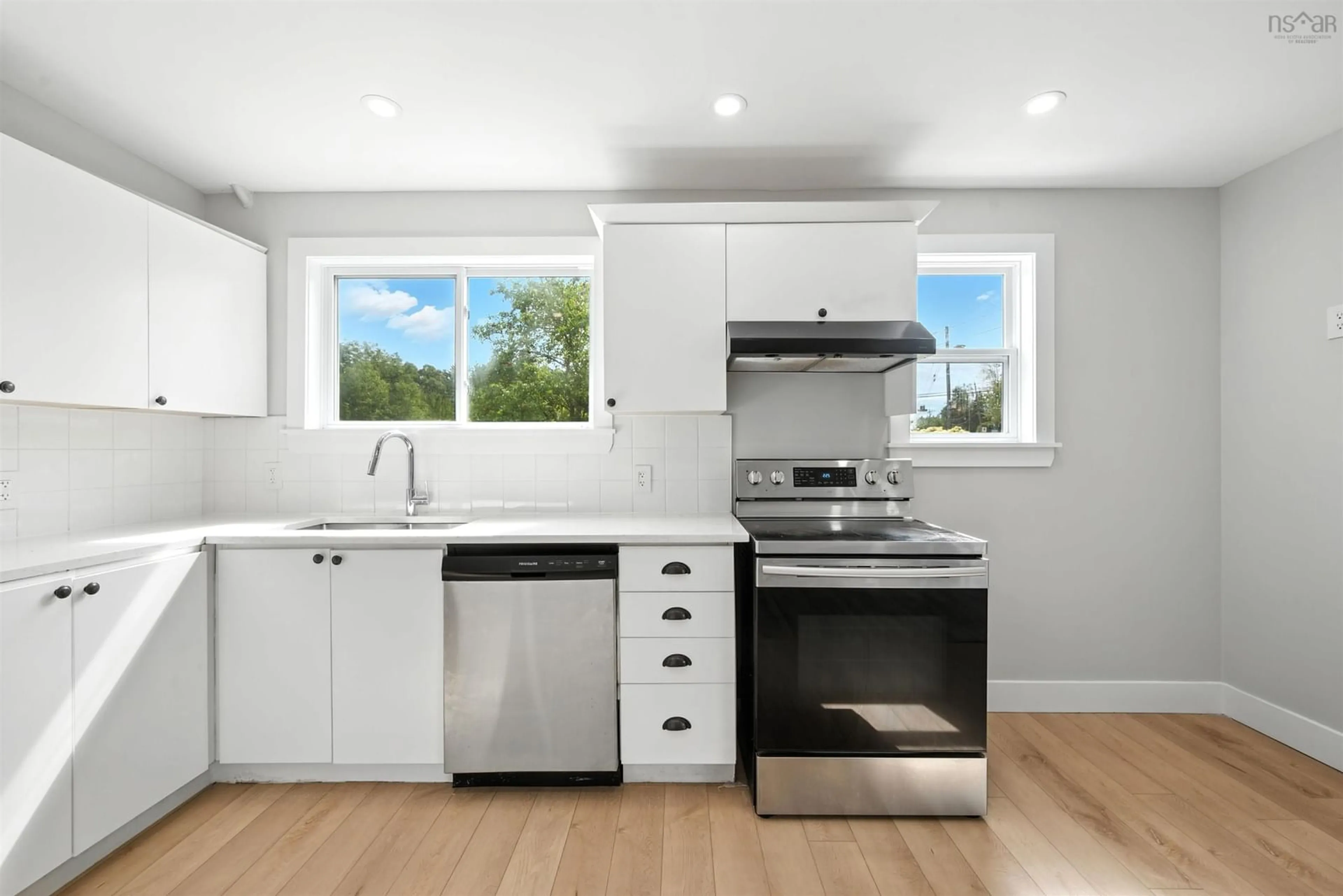 Standard kitchen, unknown for 1029 Sackville Dr, Lower Sackville Nova Scotia B4E 1S5