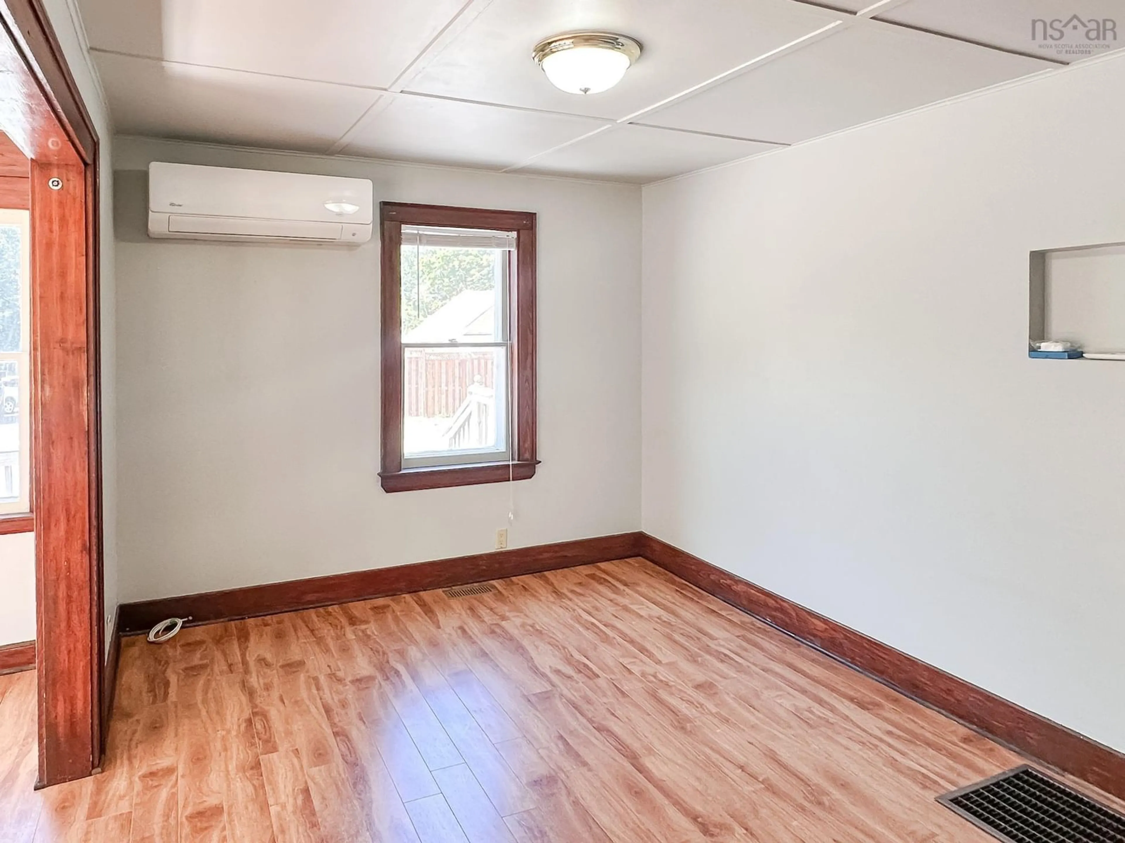 A pic of a room for 910 West Main St, Kentville Nova Scotia B4N 3V7
