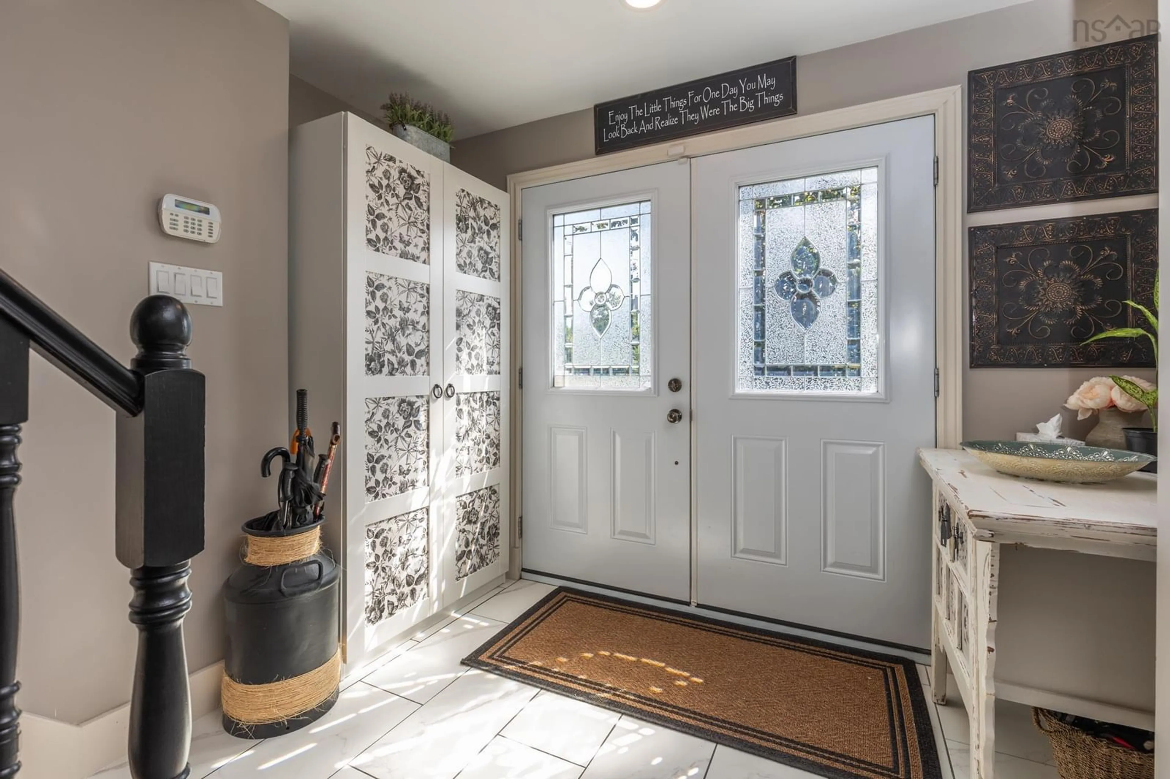 Indoor entryway for 35 Sprucewood Dr, Yarmouth Nova Scotia B5A 4M9