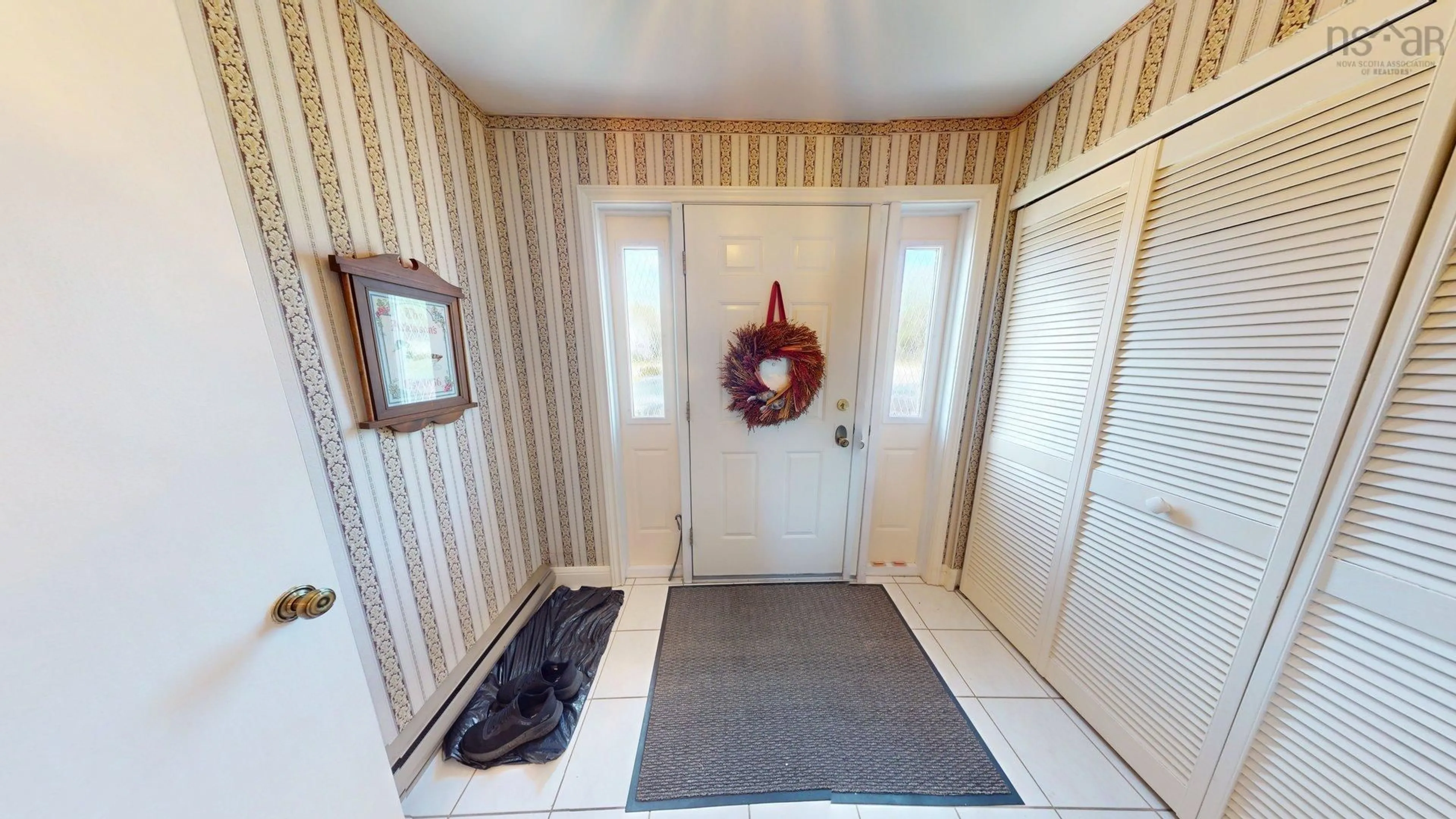 Indoor entryway for 20 Connaught Ave #3, Middleton Nova Scotia B0S 1P0