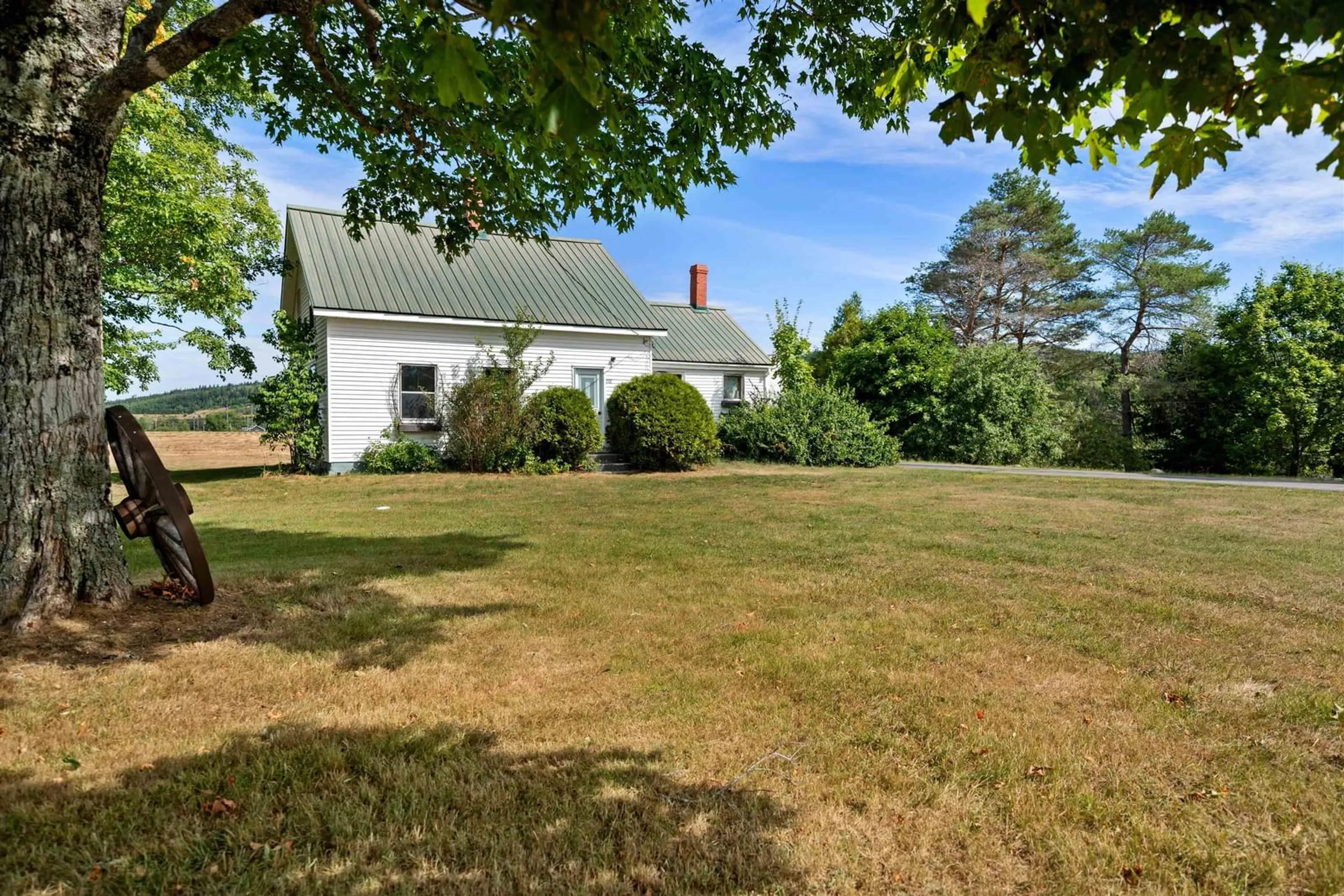 A pic from outside/outdoor area/front of a property/back of a property/a pic from drone, unknown for 248 Mill St, Parrsboro Nova Scotia B0M 1S0