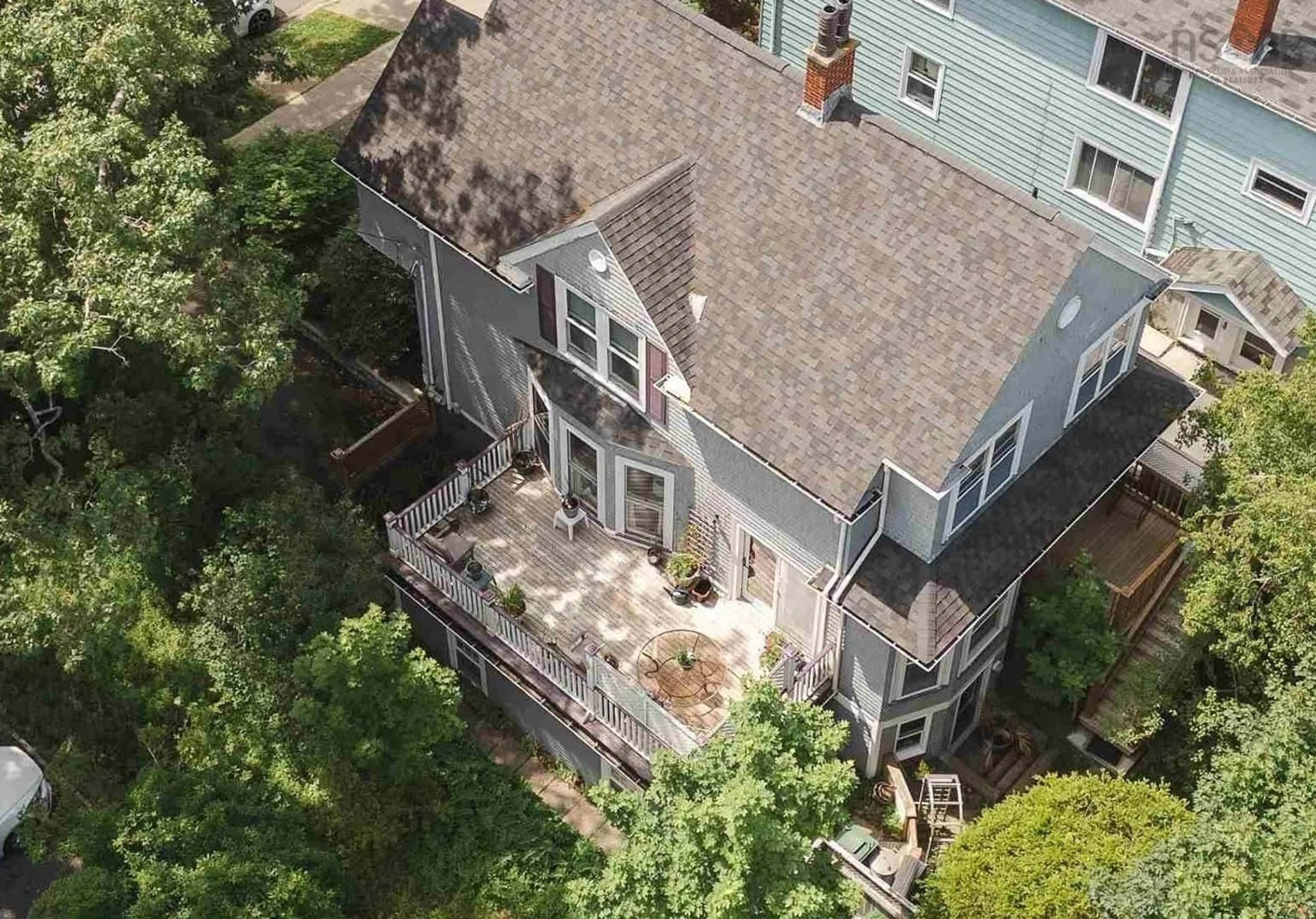 A pic from outside/outdoor area/front of a property/back of a property/a pic from drone, unknown for 1123/1121 Cartaret St, Halifax Nova Scotia B3H 3P2