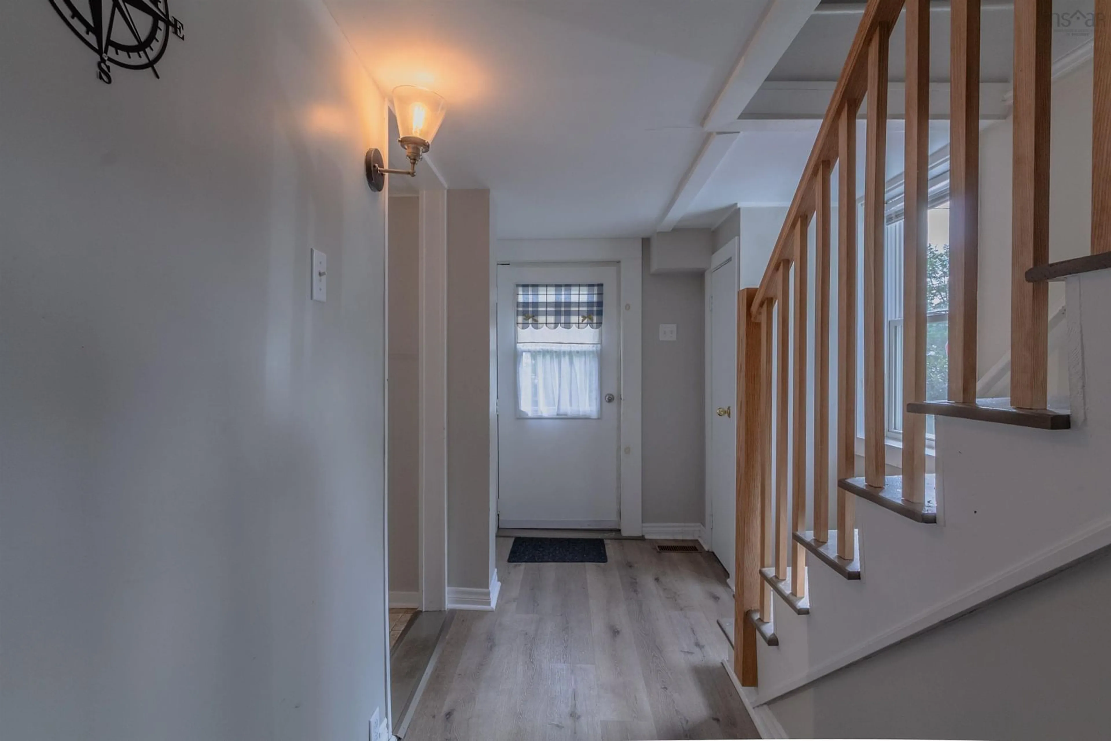 Indoor entryway for 175 Second Ave, Digby Nova Scotia B0V 1A0