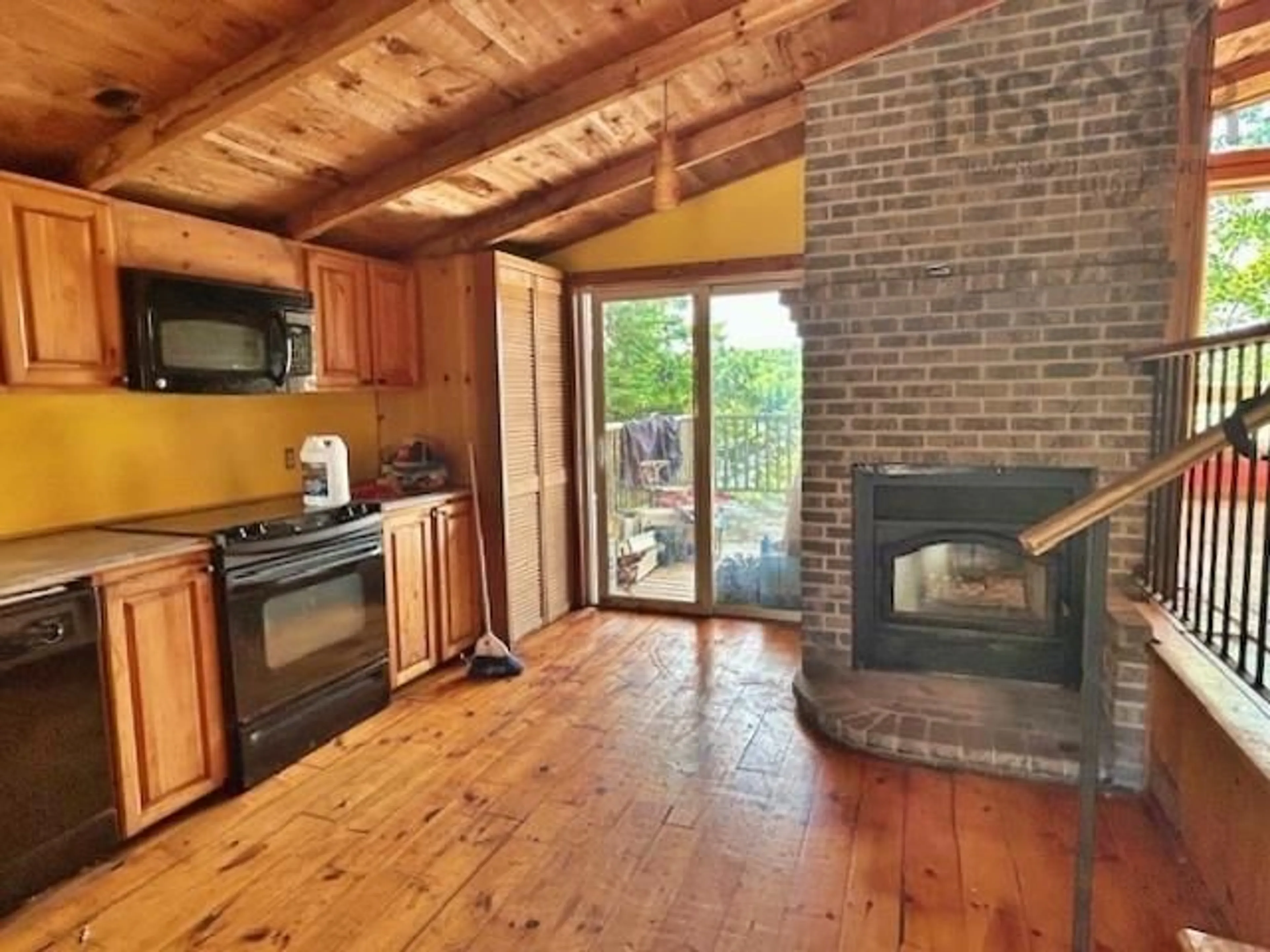 Open concept kitchen, wood/laminate floor for 1235 Woodstock Rd, Clearland Nova Scotia B0J 2E0