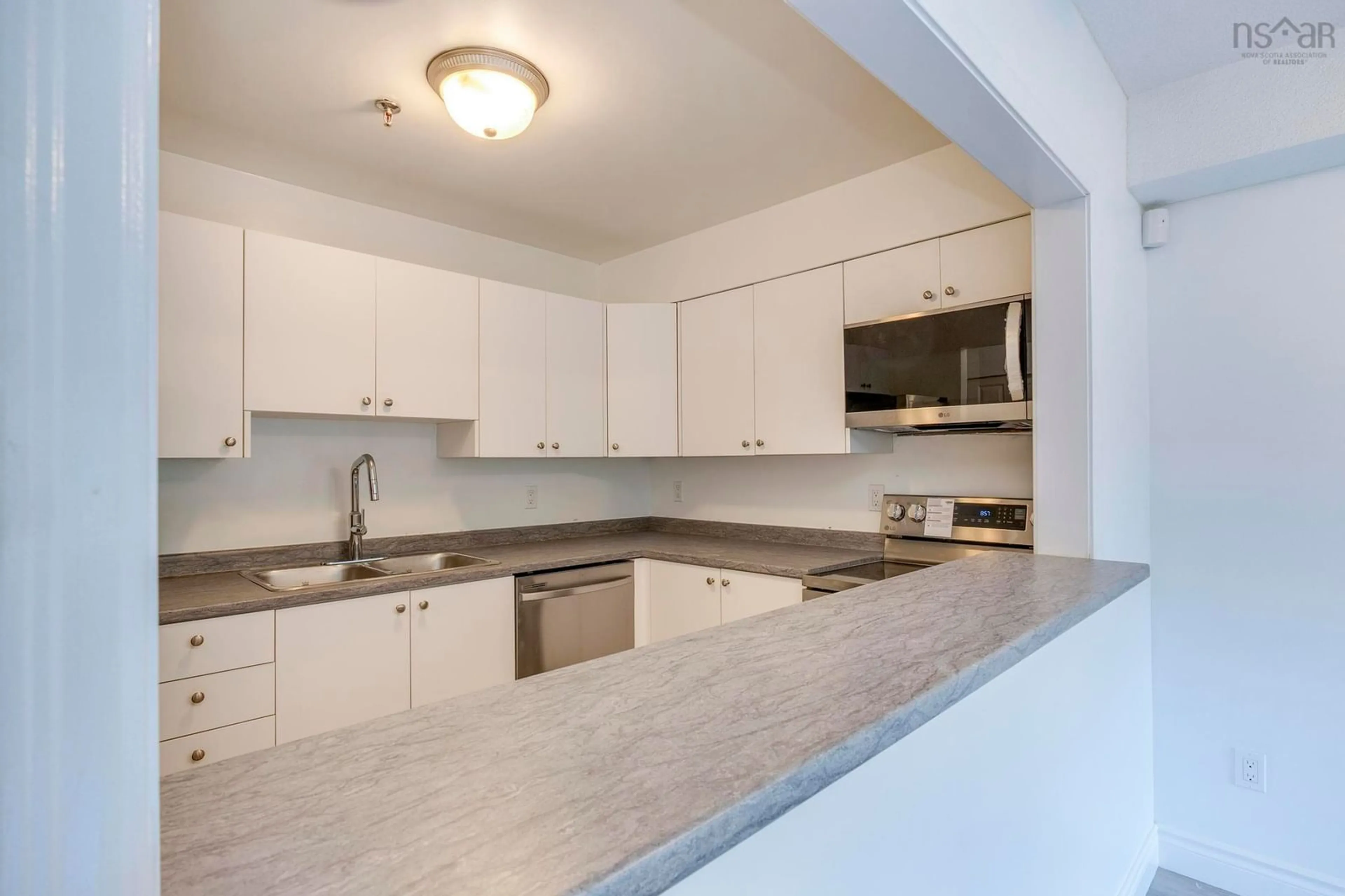 Standard kitchen, unknown for 31 River Lane #103, Bedford Nova Scotia B4A 3Y7