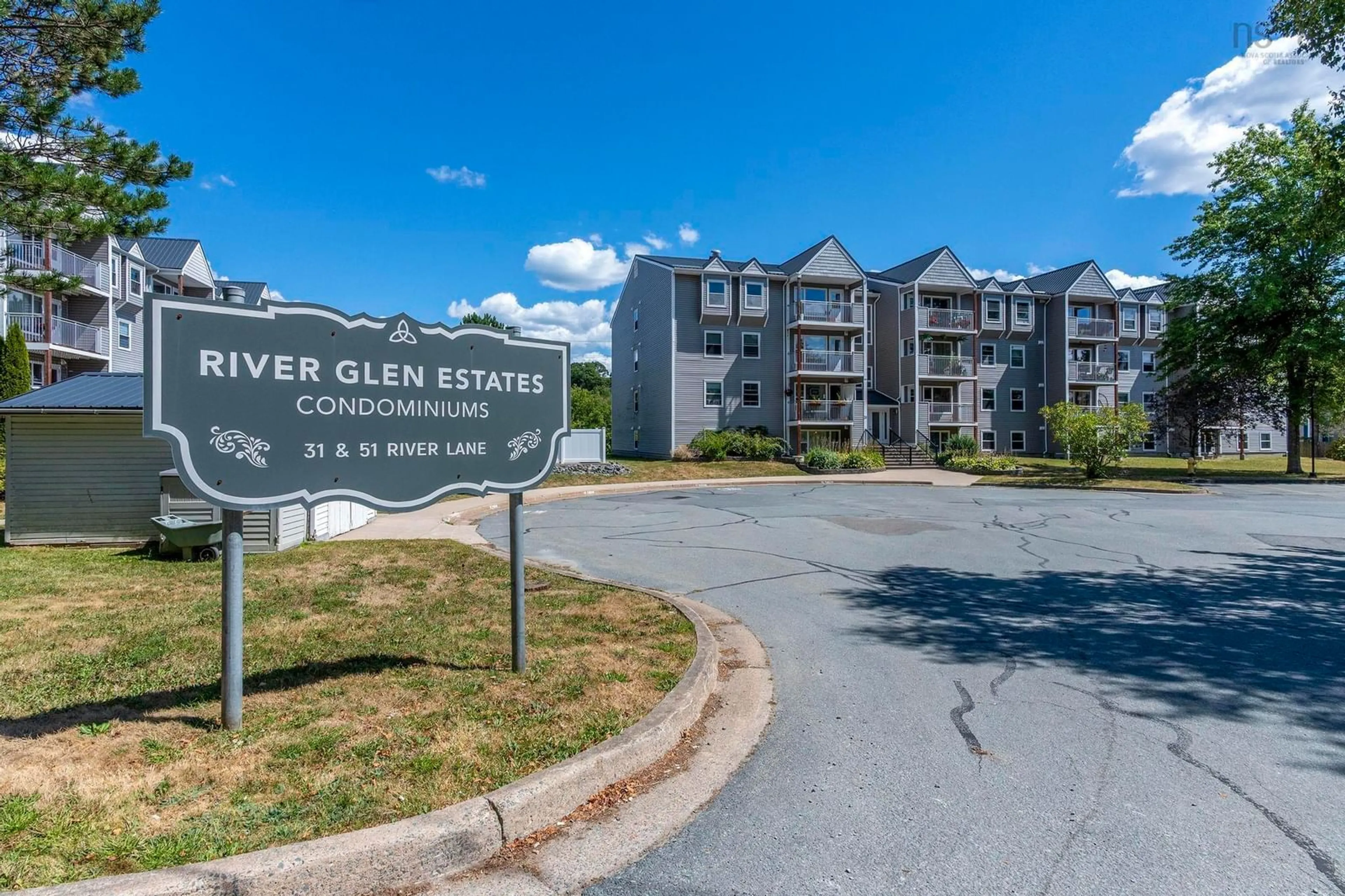 Indoor foyer for 31 River Lane #103, Bedford Nova Scotia B4A 3Y7