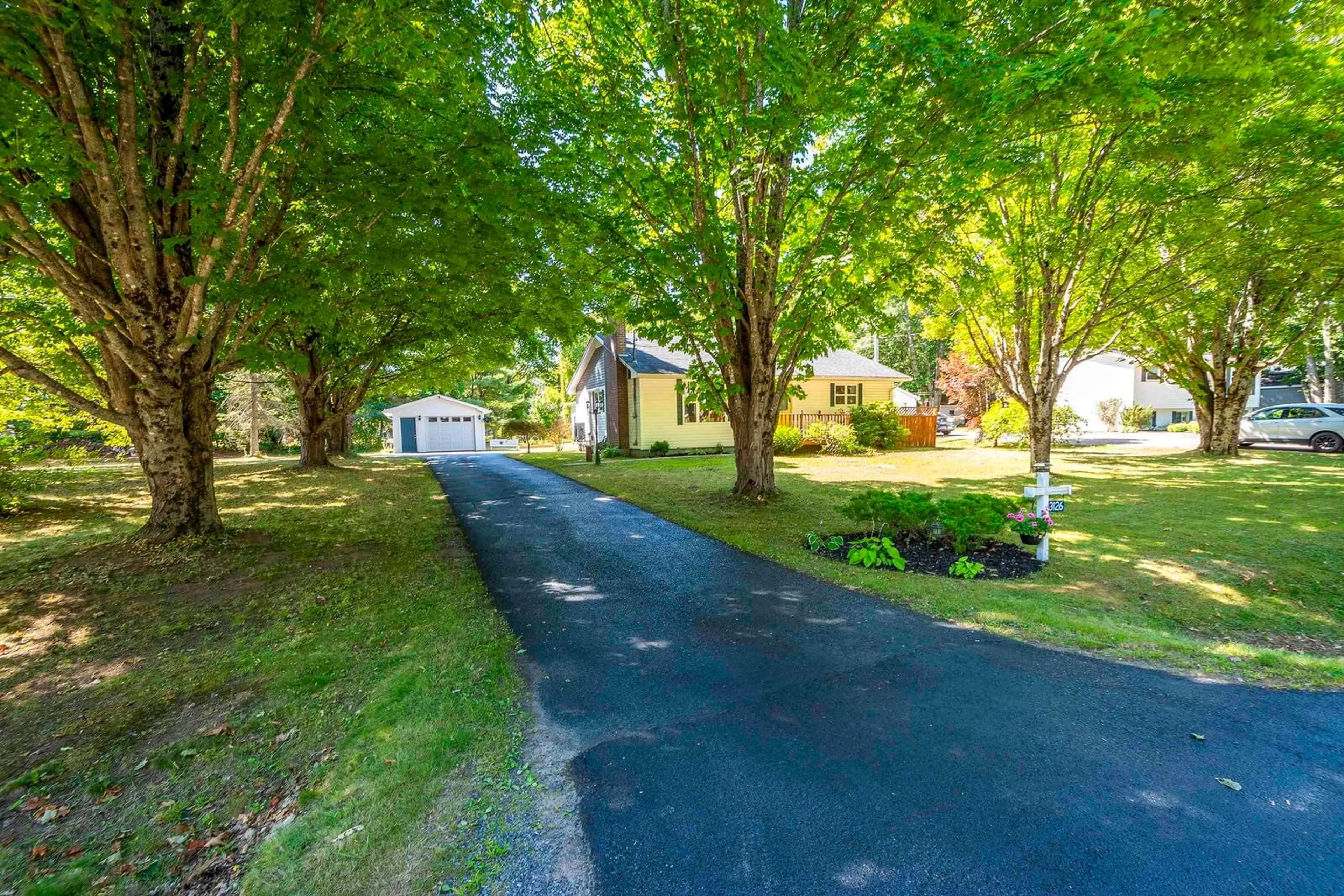 A pic from outside/outdoor area/front of a property/back of a property/a pic from drone, street for 3126 Cornwallis Cres, Coldbrook Nova Scotia B4R 1A2