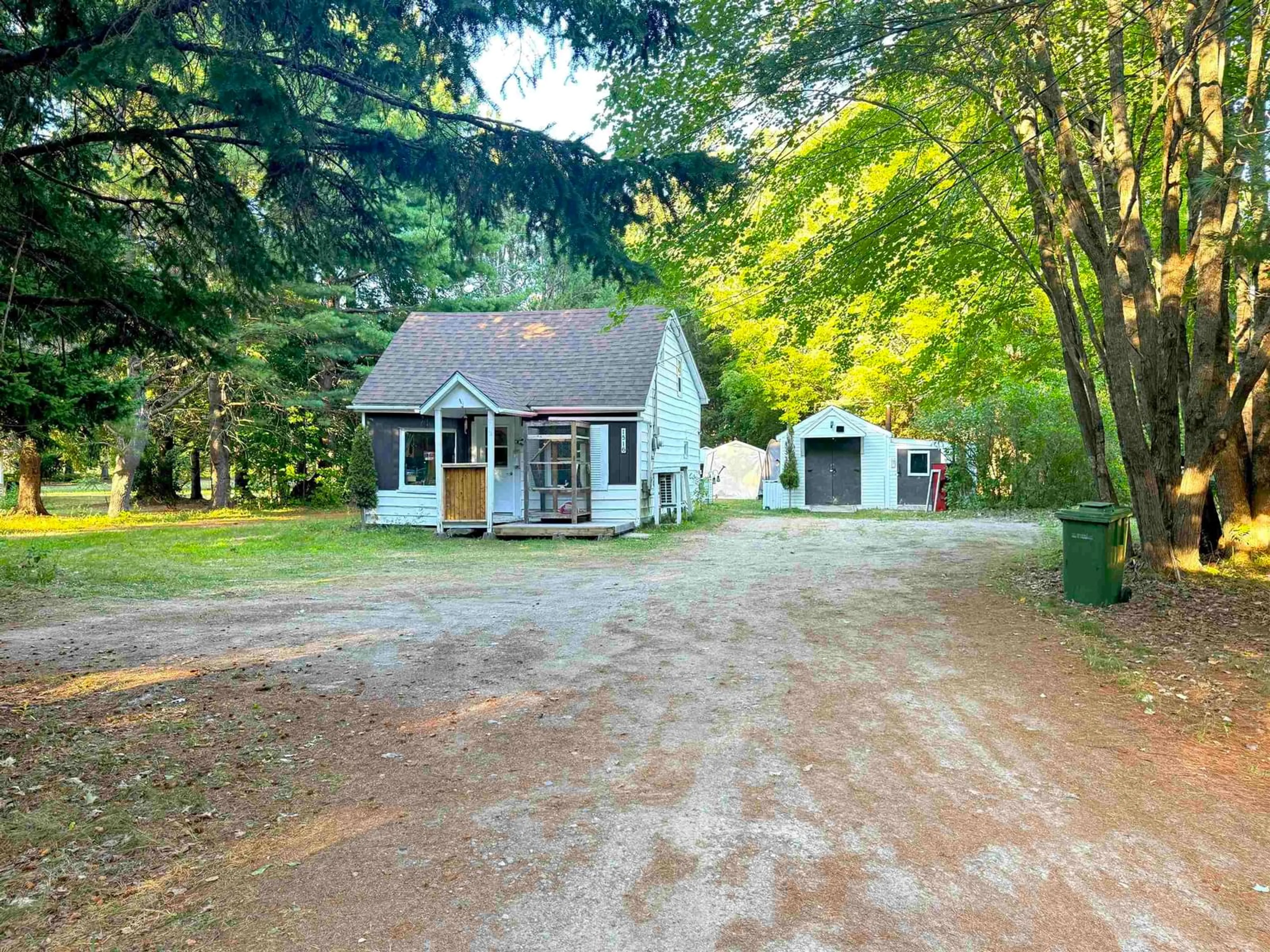 A pic from outside/outdoor area/front of a property/back of a property/a pic from drone, street for 1516 Marshall Rd, Kingston Nova Scotia B0P 1R0