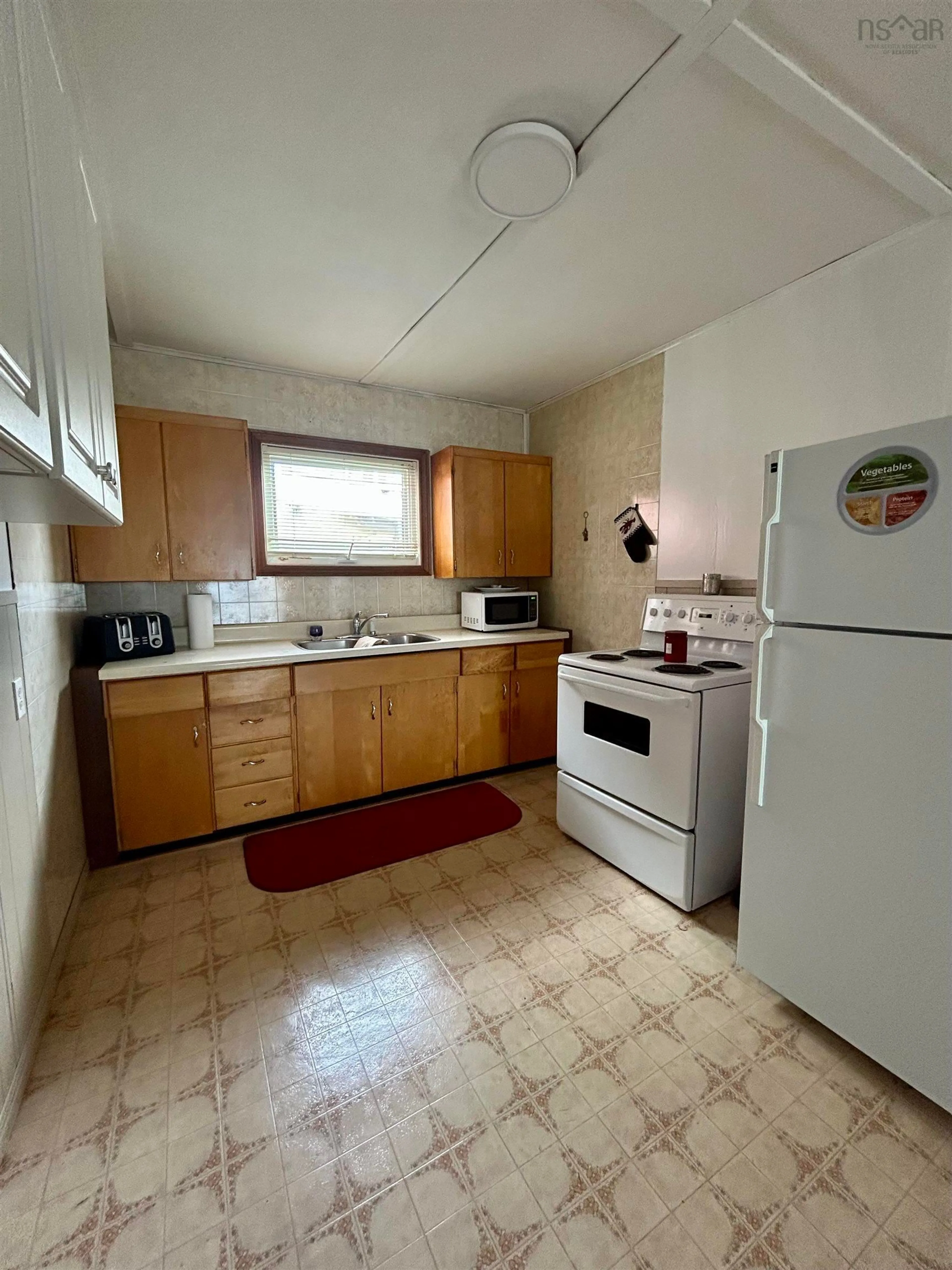 Standard kitchen, unknown for 7561 Main St., Louisbourg Nova Scotia B1C 1J7