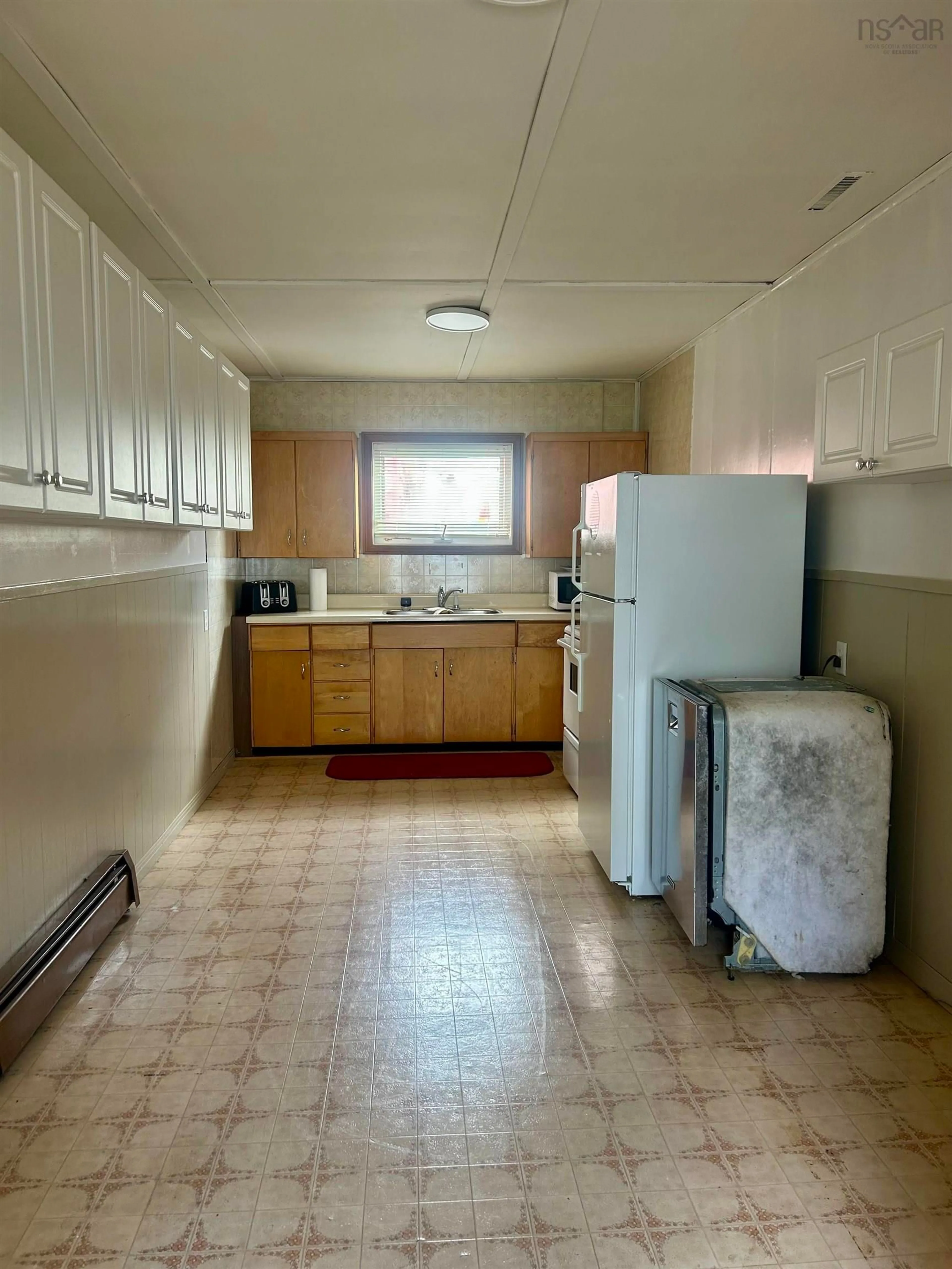 Standard kitchen, unknown for 7561 Main St., Louisbourg Nova Scotia B1C 1J7