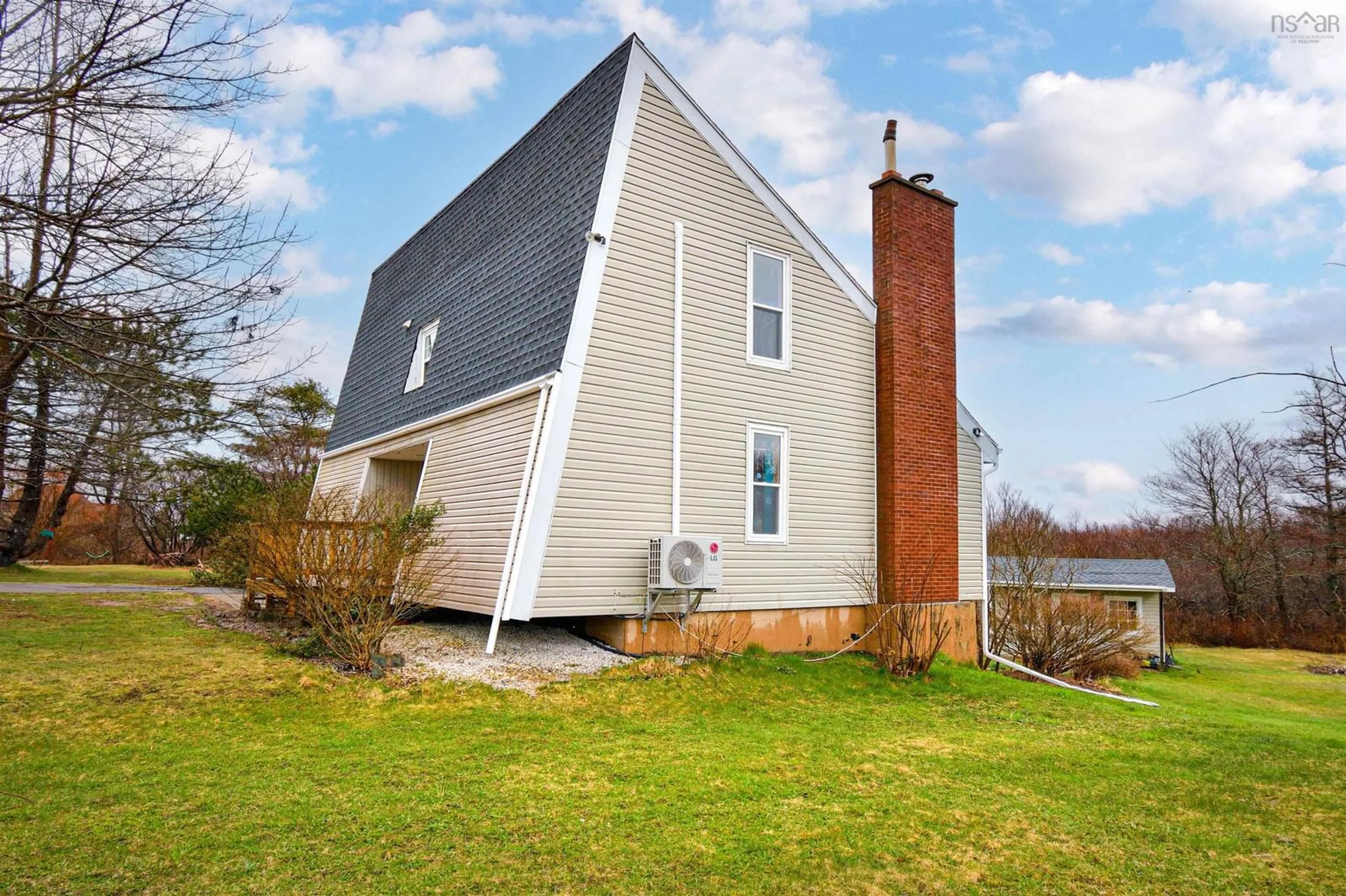 Home with vinyl exterior material, building for 30 Chant St, Reserve Mines Nova Scotia B1E 1B2