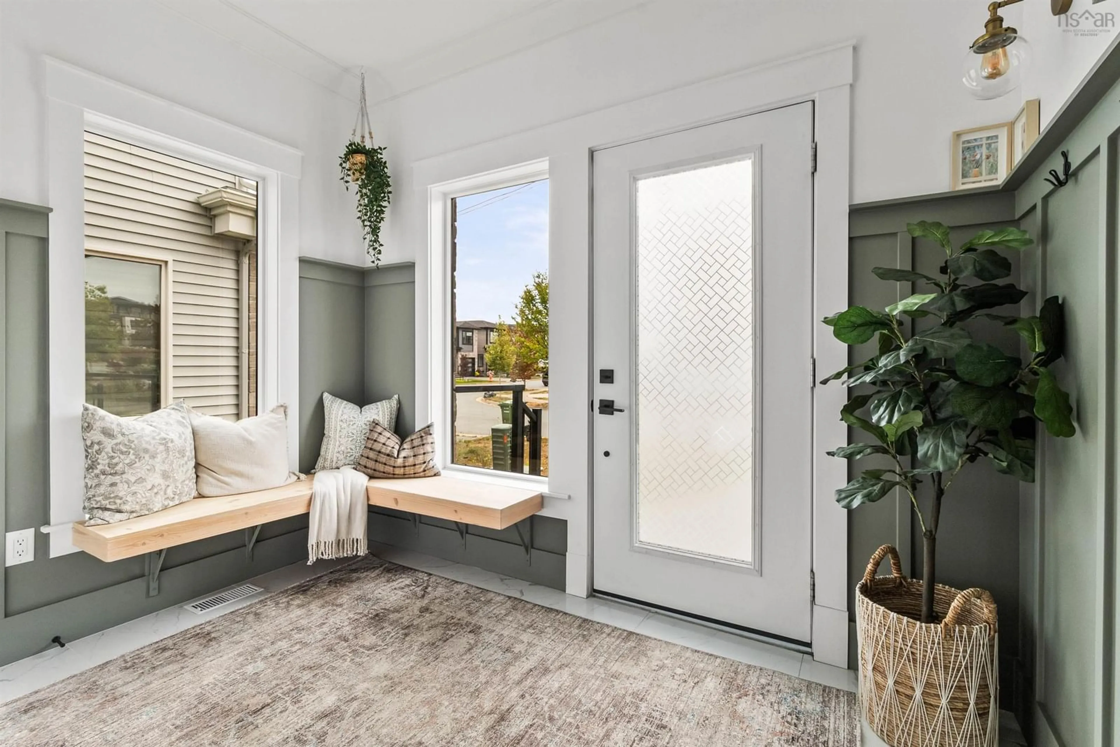 Indoor entryway for 43 Darjeeling Dr, Halifax Nova Scotia B3P 0J9