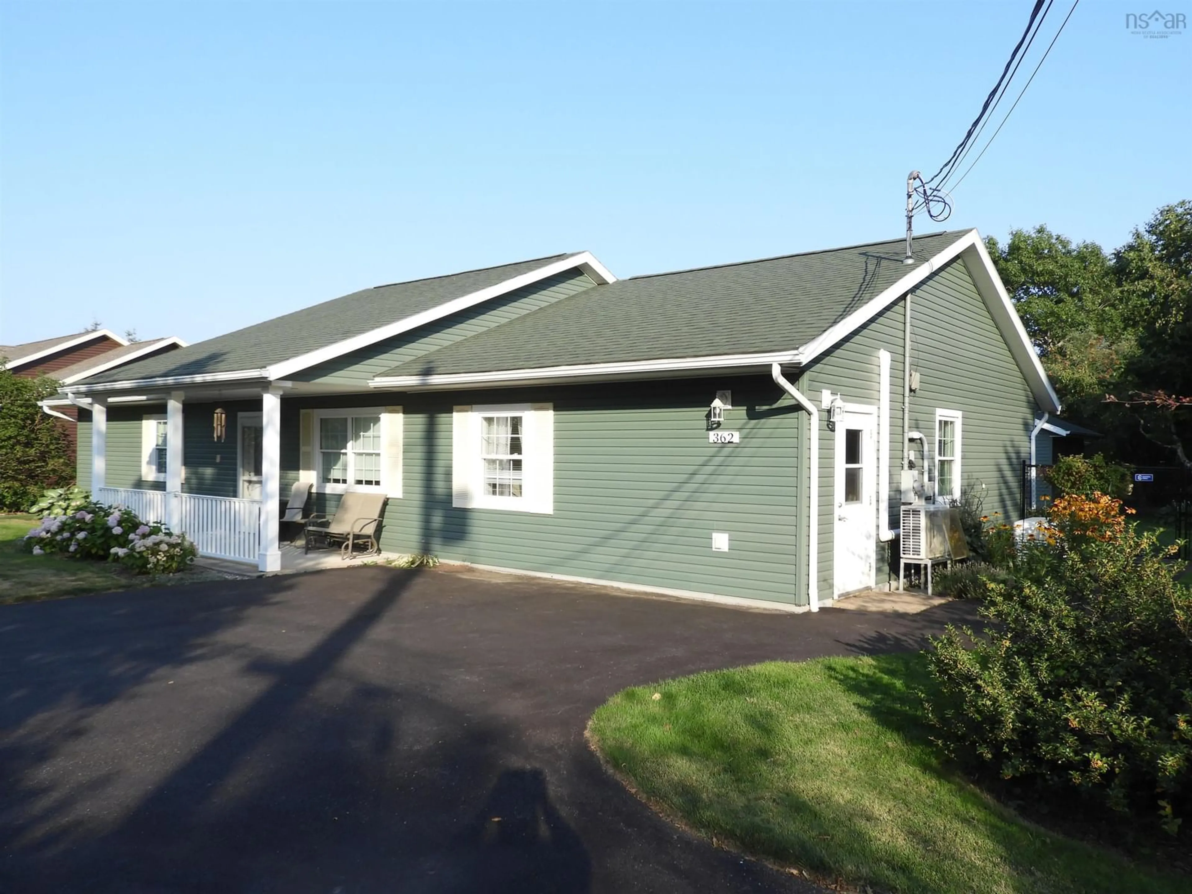 Home with vinyl exterior material, street for 362 Prospect Ave, Kentville Nova Scotia B4N 5R6