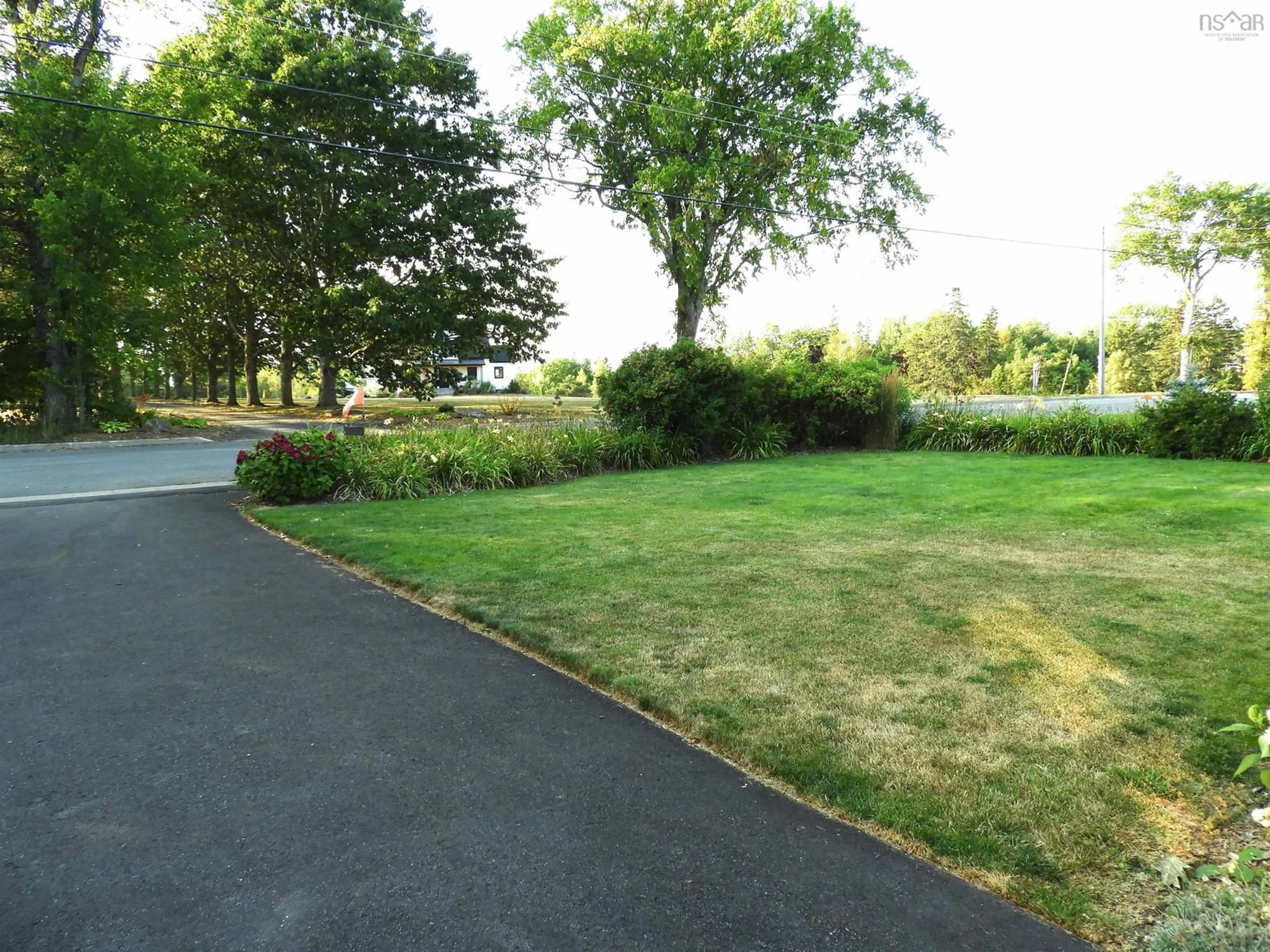 A pic from outside/outdoor area/front of a property/back of a property/a pic from drone, street for 362 Prospect Ave, Kentville Nova Scotia B4N 5R6