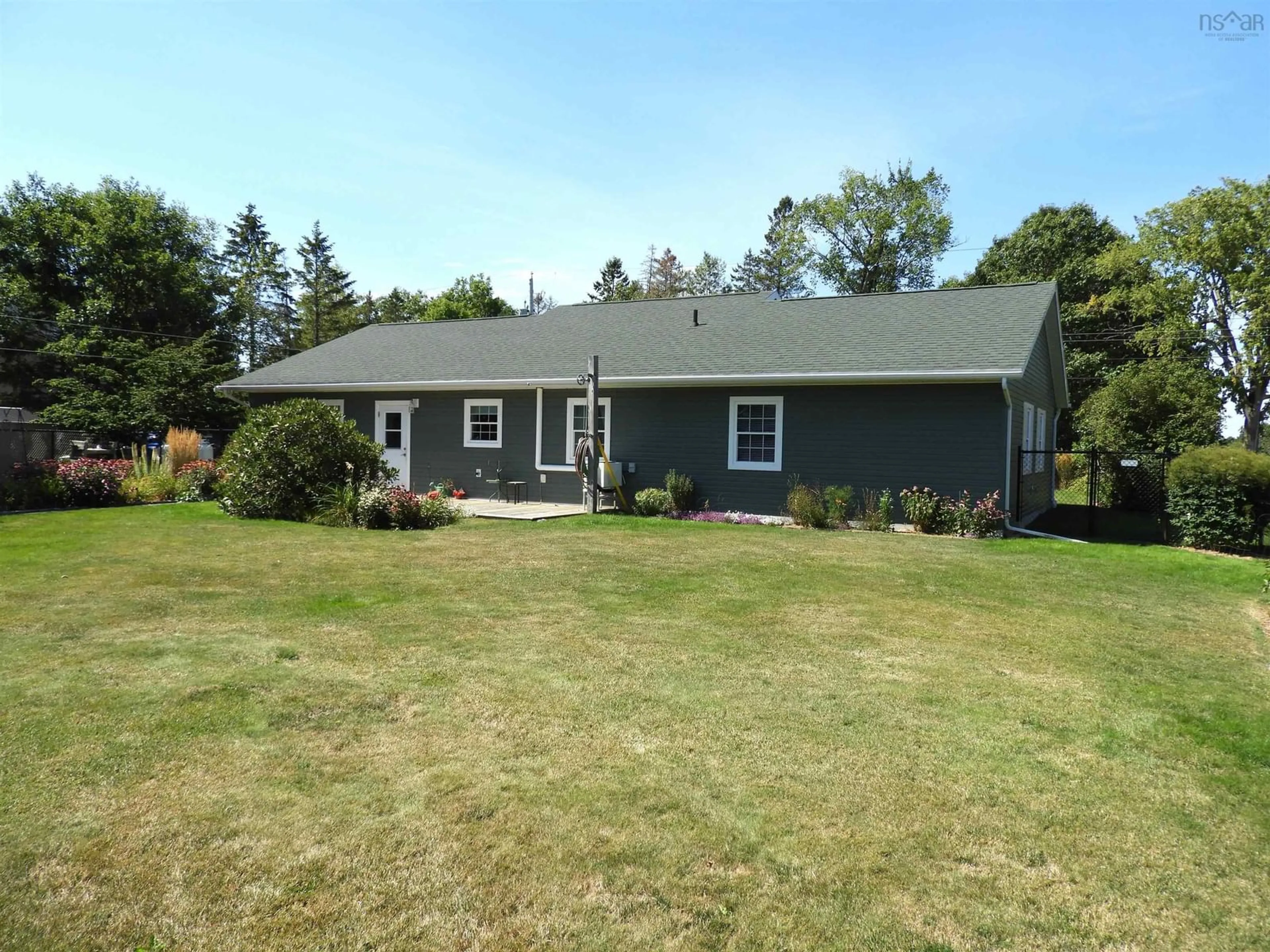 A pic from outside/outdoor area/front of a property/back of a property/a pic from drone, unknown for 362 Prospect Ave, Kentville Nova Scotia B4N 5R6