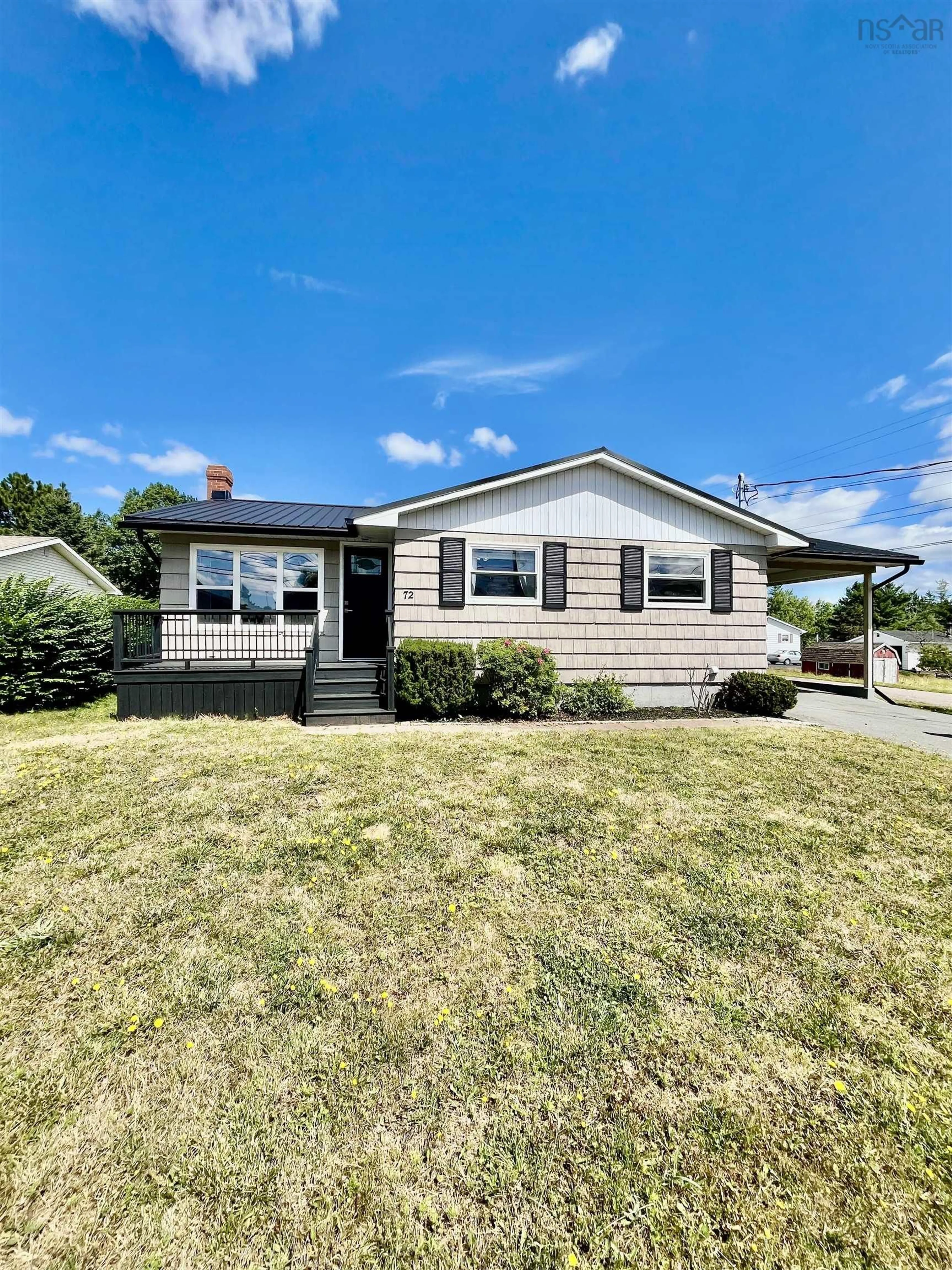Home with vinyl exterior material, street for 72 Acadia Ave, Stellarton Nova Scotia B0K 1S0