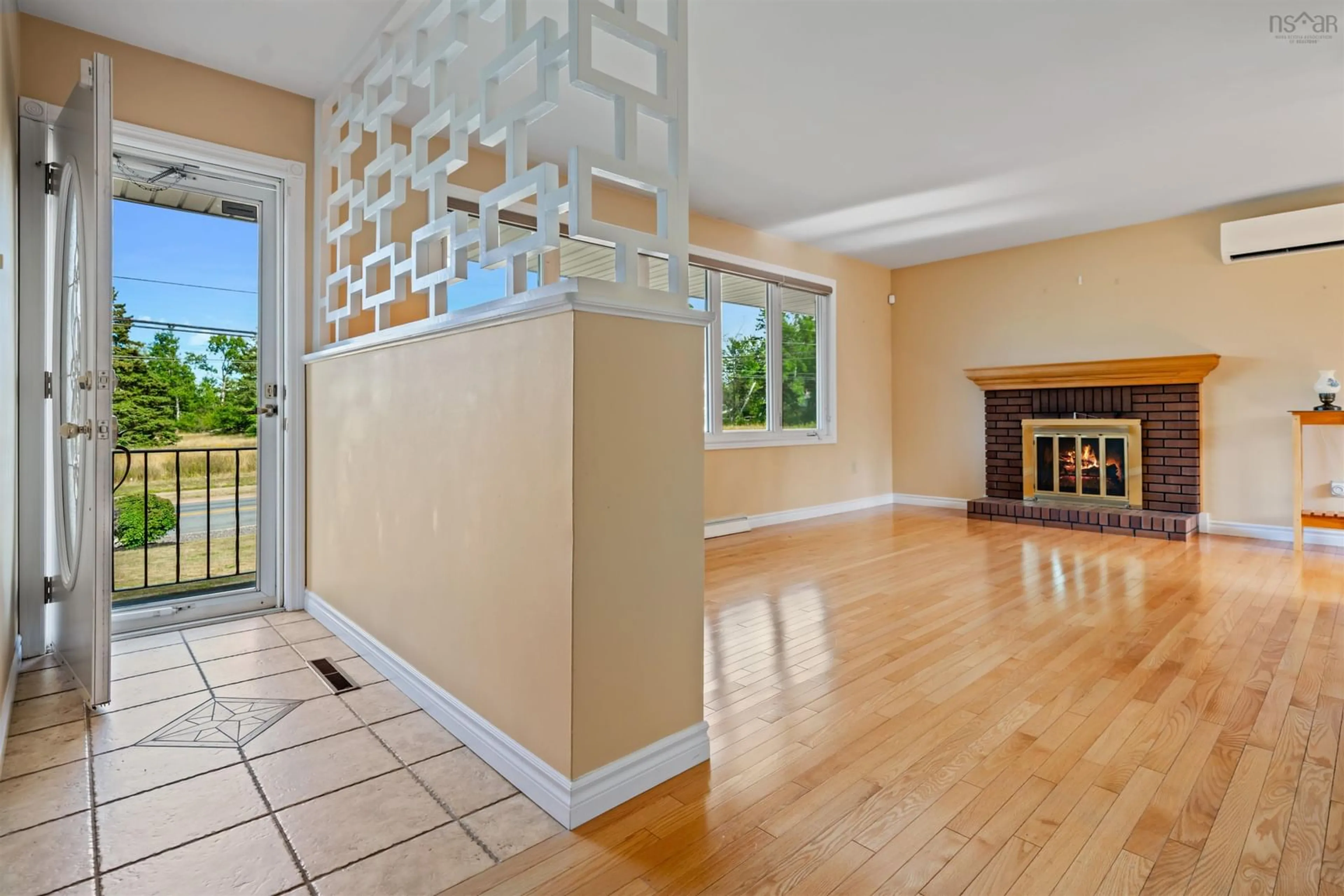 Indoor foyer for 604 Abercrombie Rd, New Glasgow Nova Scotia B2H 1L5