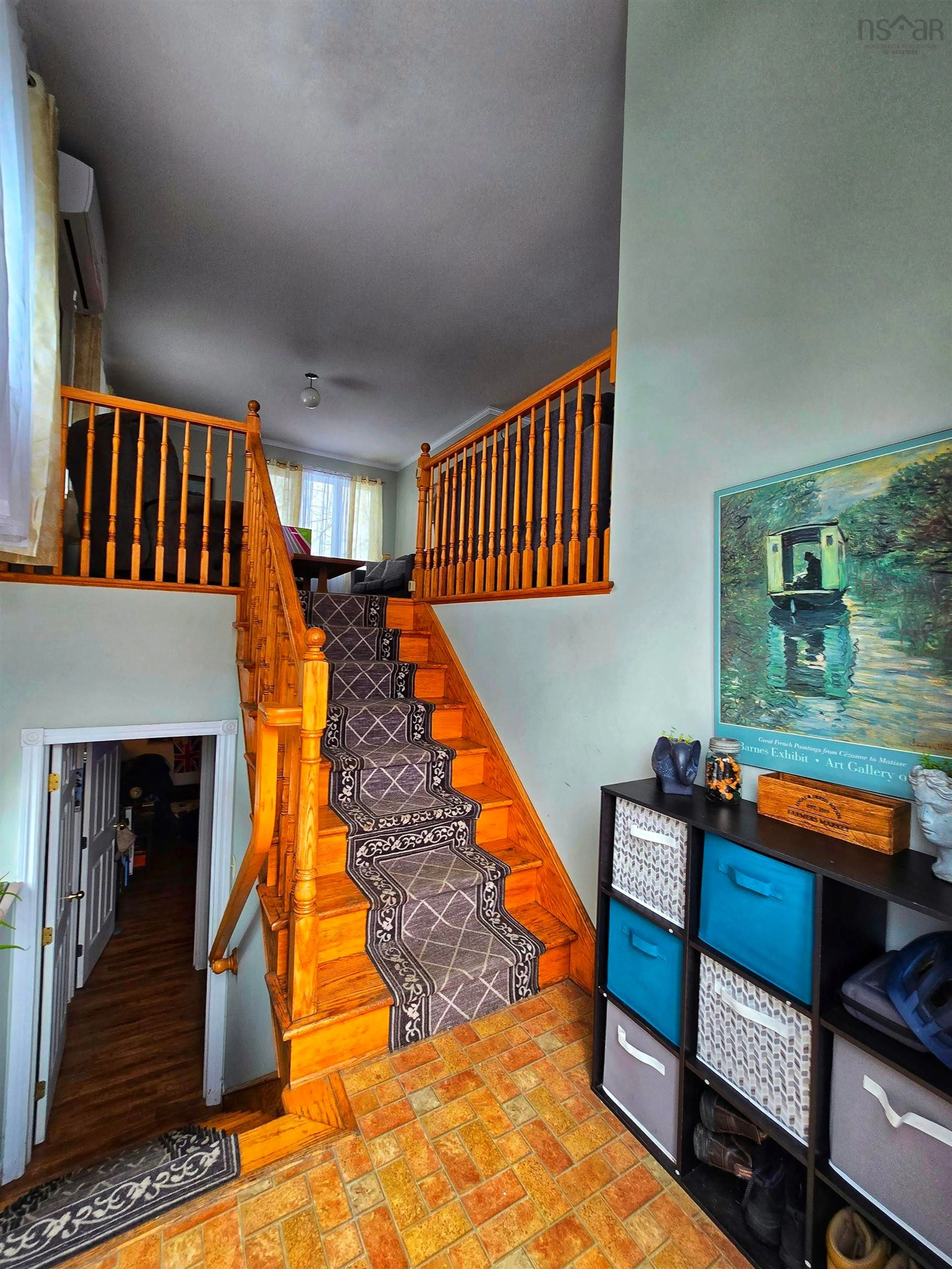 Indoor foyer for 377 Pleasant St, Yarmouth Nova Scotia B5A 4H5