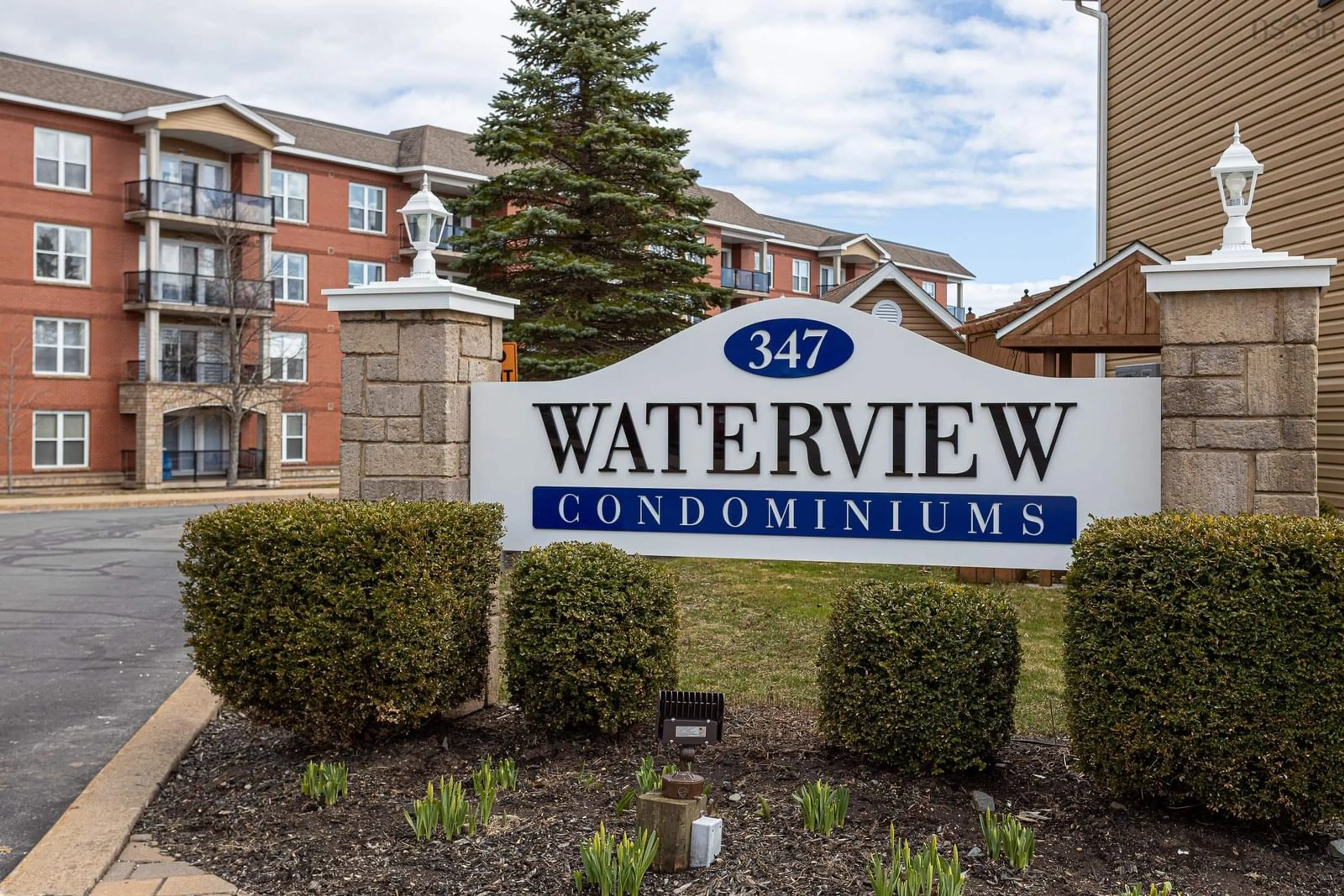 Indoor foyer for 347 Portland Hills Dr #209, Dartmouth Nova Scotia B2W 0A7