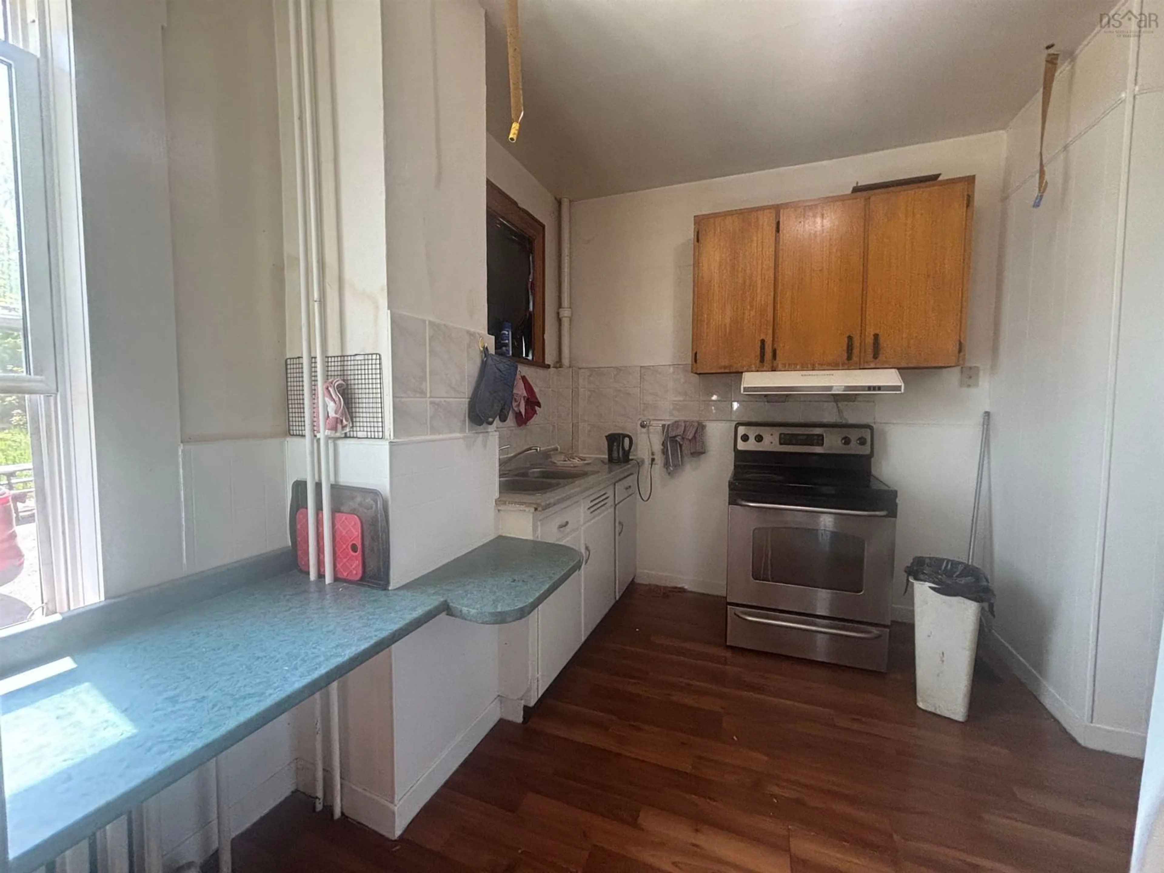 Standard kitchen, unknown for 34 Amelia St, Sydney Nova Scotia B1P 6C2