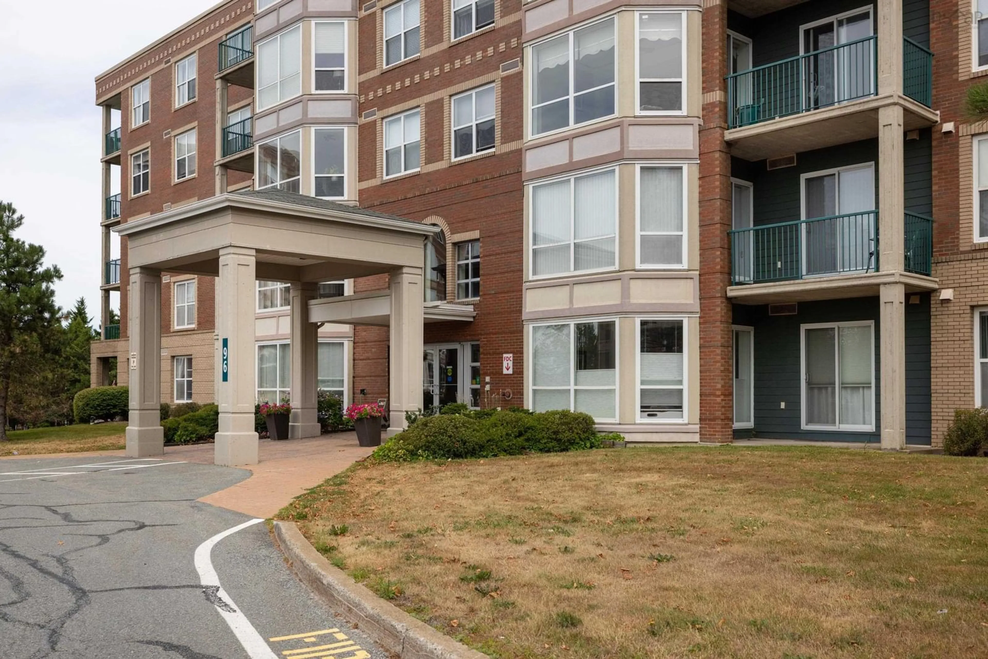 Unknown for 405-96 Regency Park Drive, Halifax Nova Scotia B3S 1S5