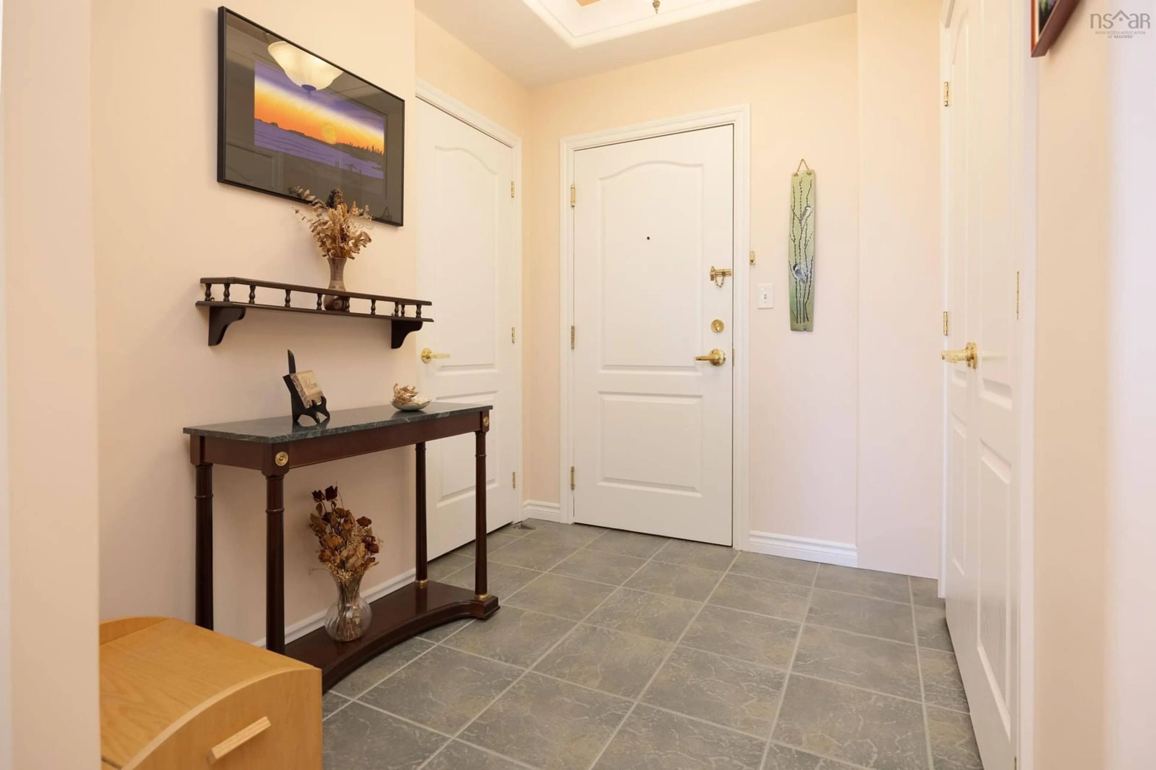 Indoor entryway for 405-96 Regency Park Drive, Halifax Nova Scotia B3S 1S5