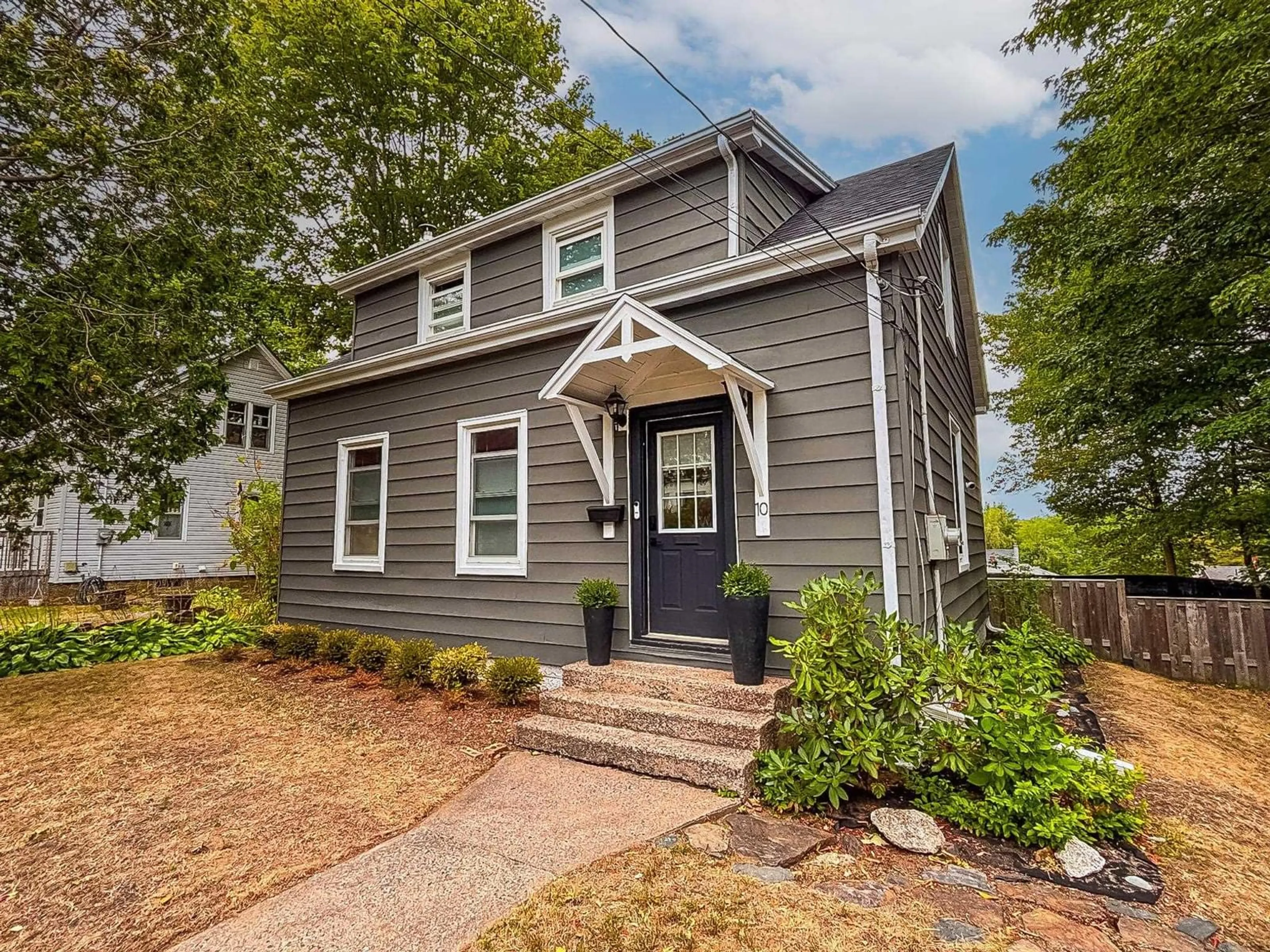 Home with vinyl exterior material, street for 10 Dawson St, Bridgewater Nova Scotia B4V 1S6