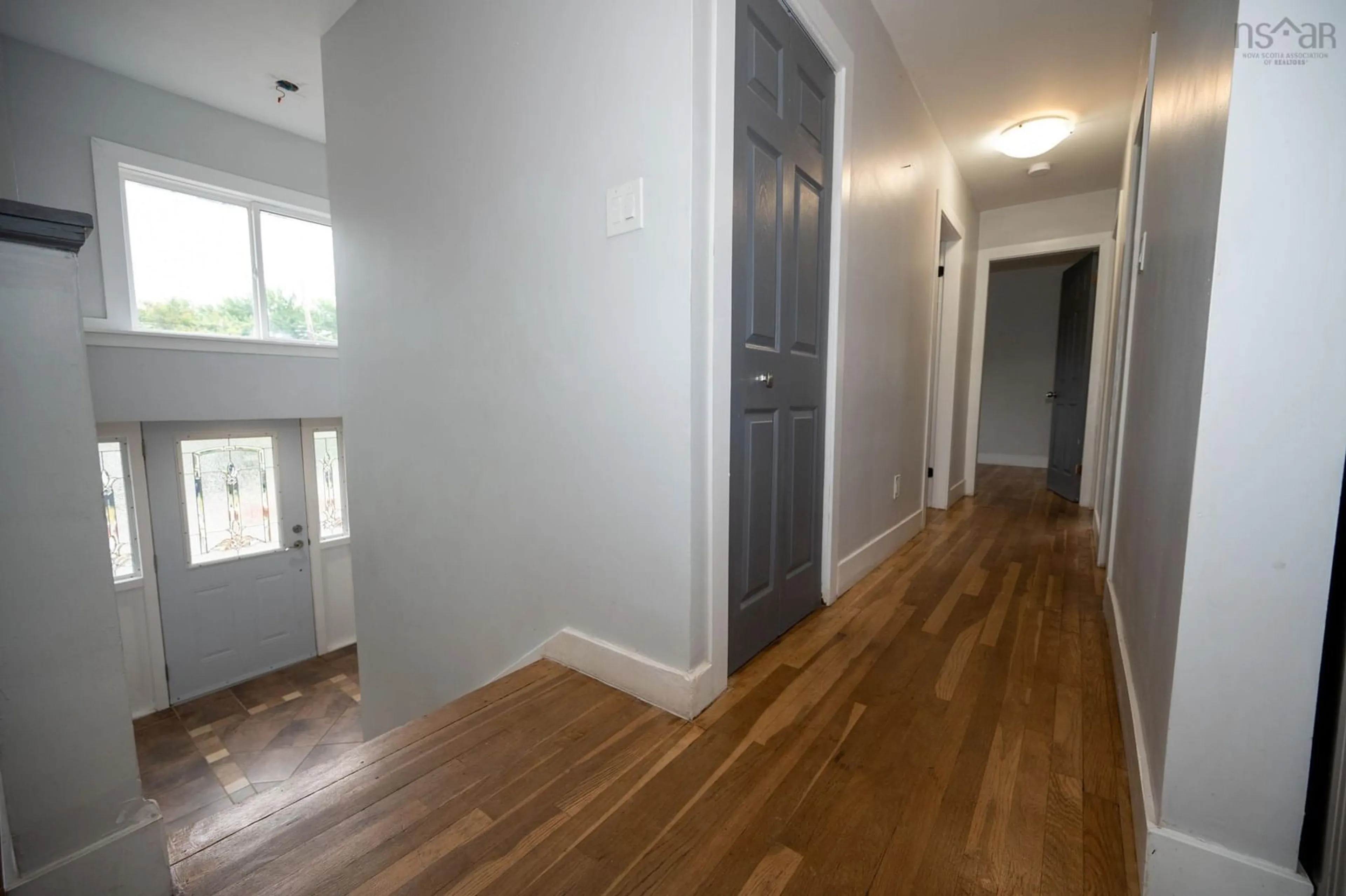 Indoor entryway for 139 Evans Ave, Halifax Nova Scotia B3M 1C8