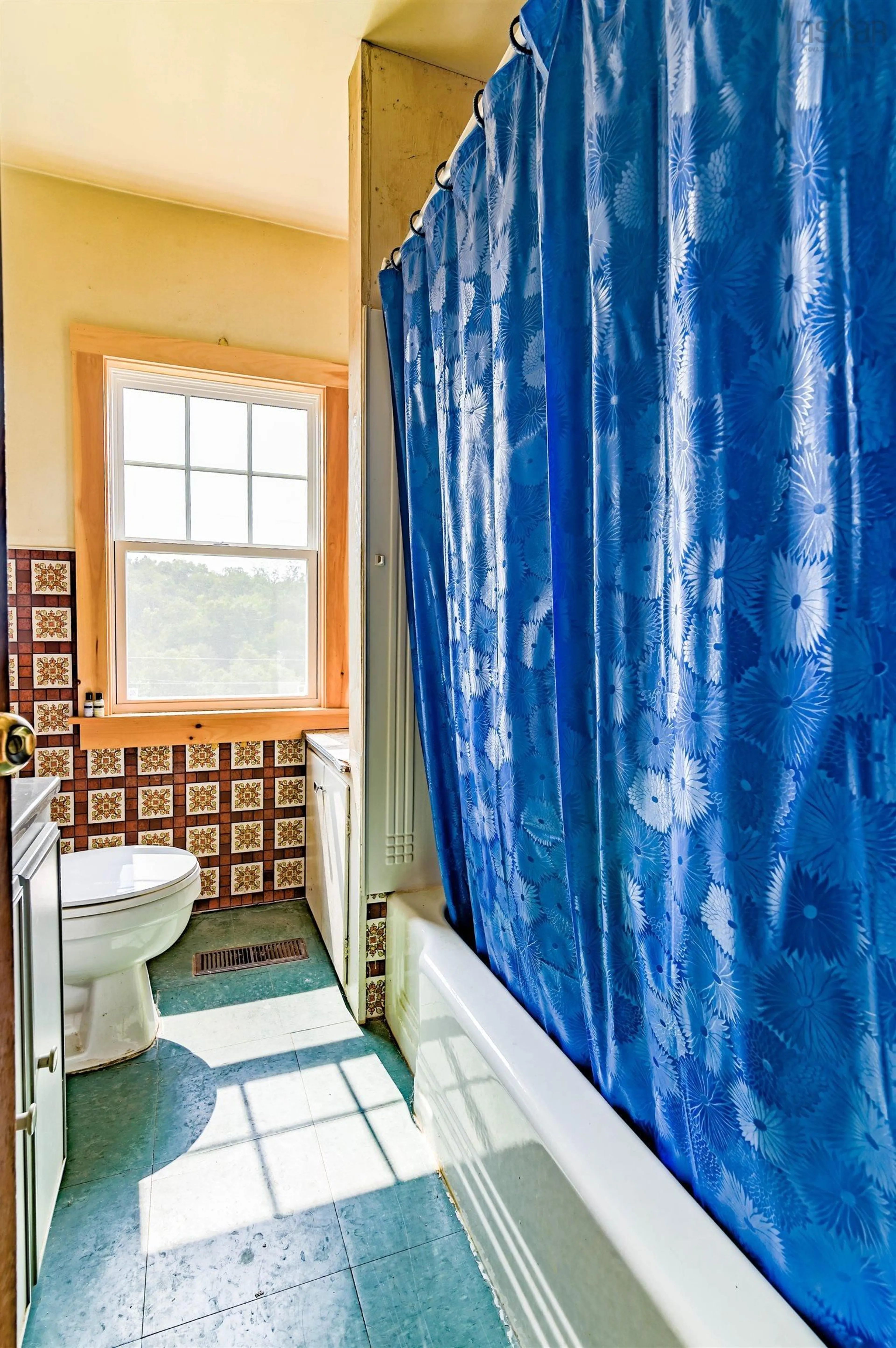Standard bathroom, ceramic/tile floor for 2546 Highway 360 Harbourville Ns, Harbourville Nova Scotia B0P 1E0