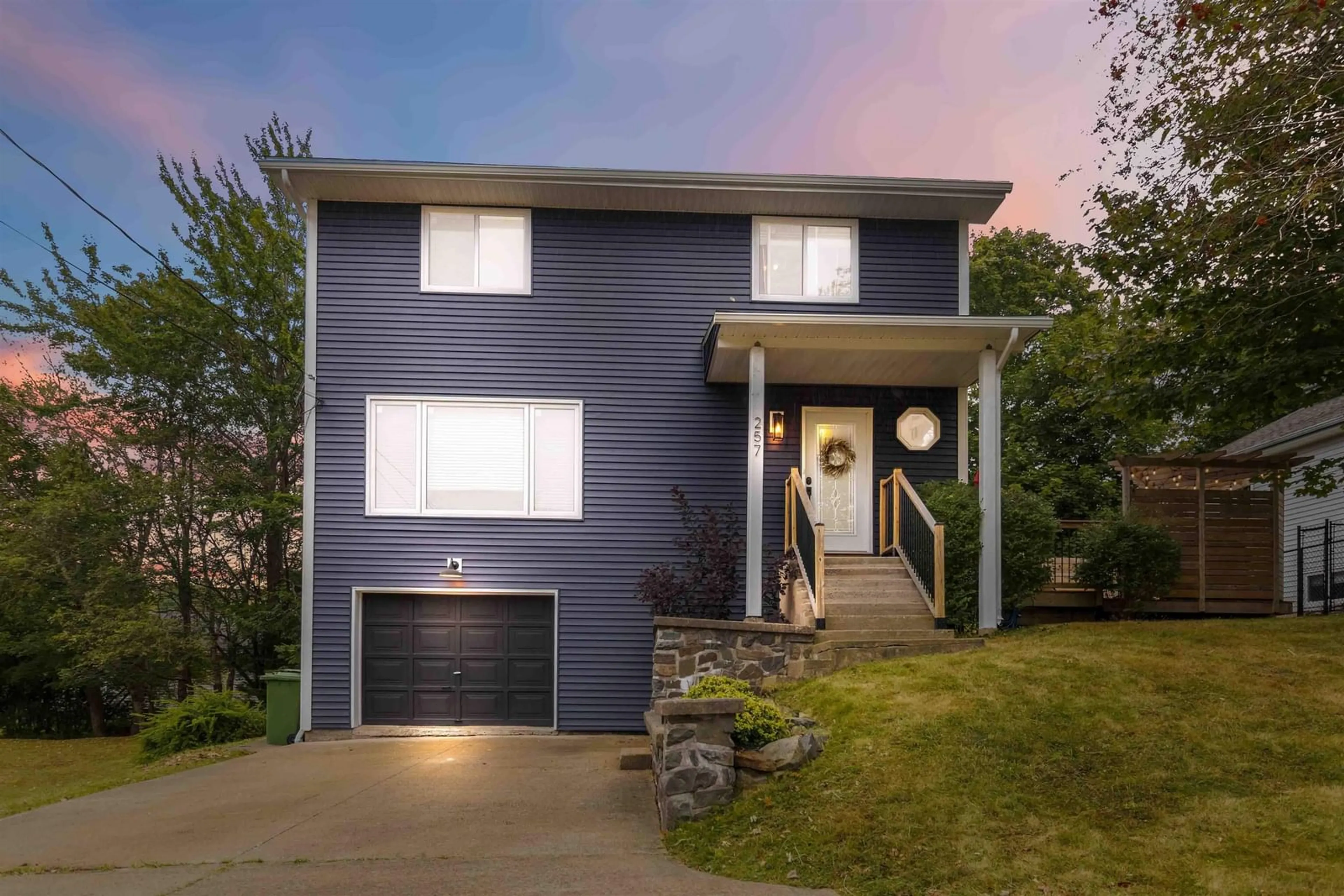 Home with vinyl exterior material, street for 257 Douglas Cres, Halifax Nova Scotia B3M 3B6