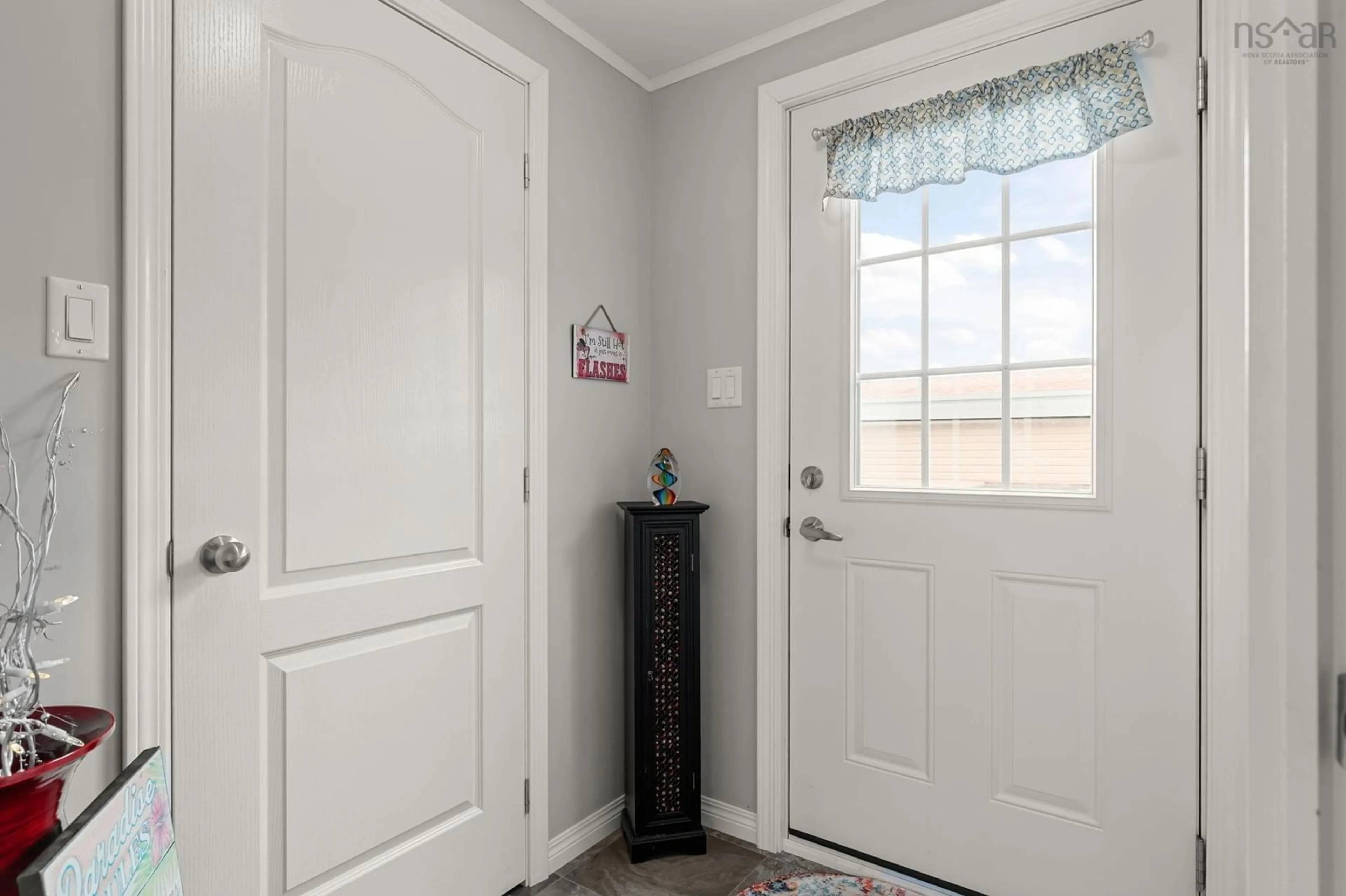 Indoor entryway for 35 Eighth St, Lucasville Nova Scotia B4B 1R5