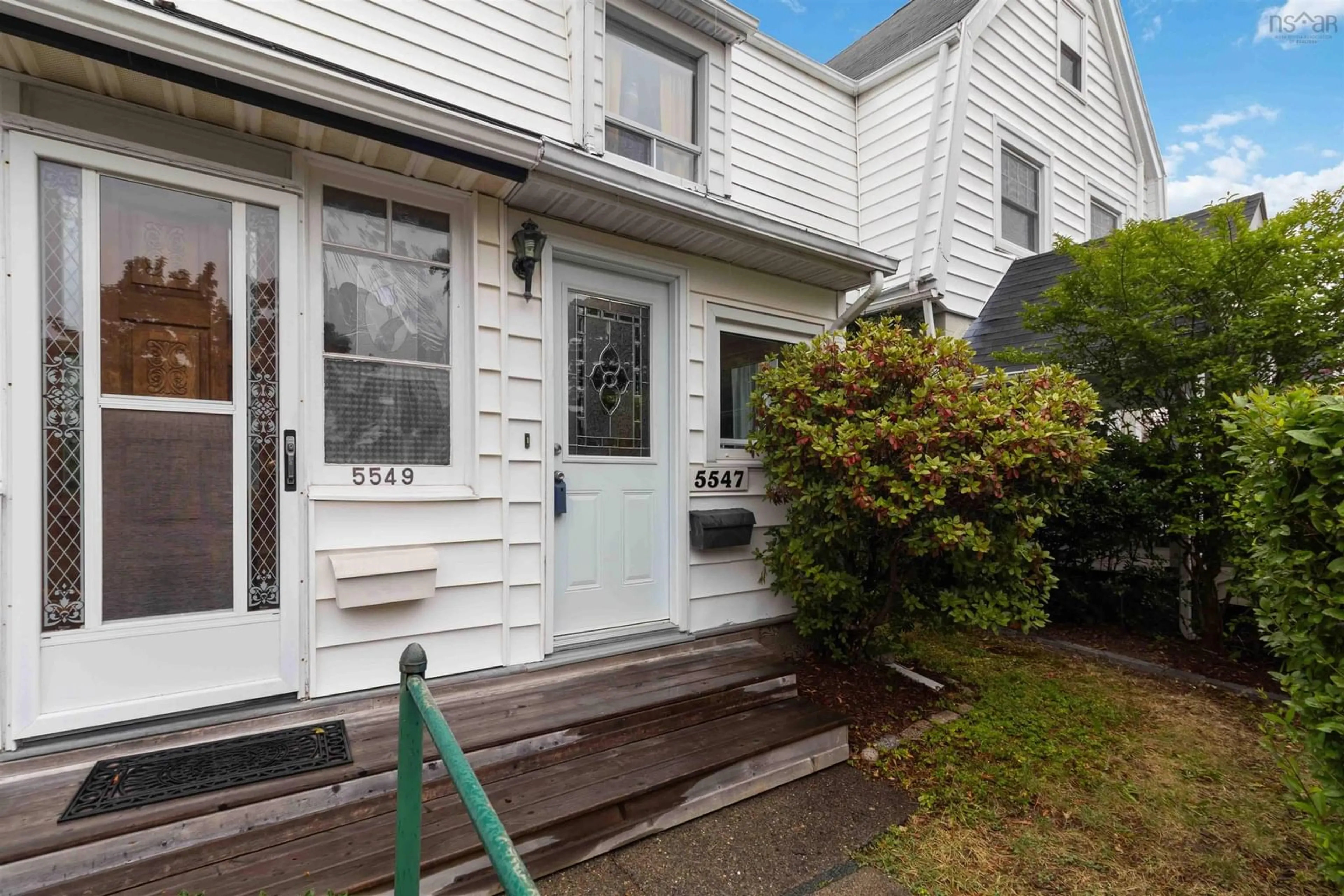 Home with vinyl exterior material, street for 5547 Cabot Pl, Halifax Nova Scotia B3K 2J6